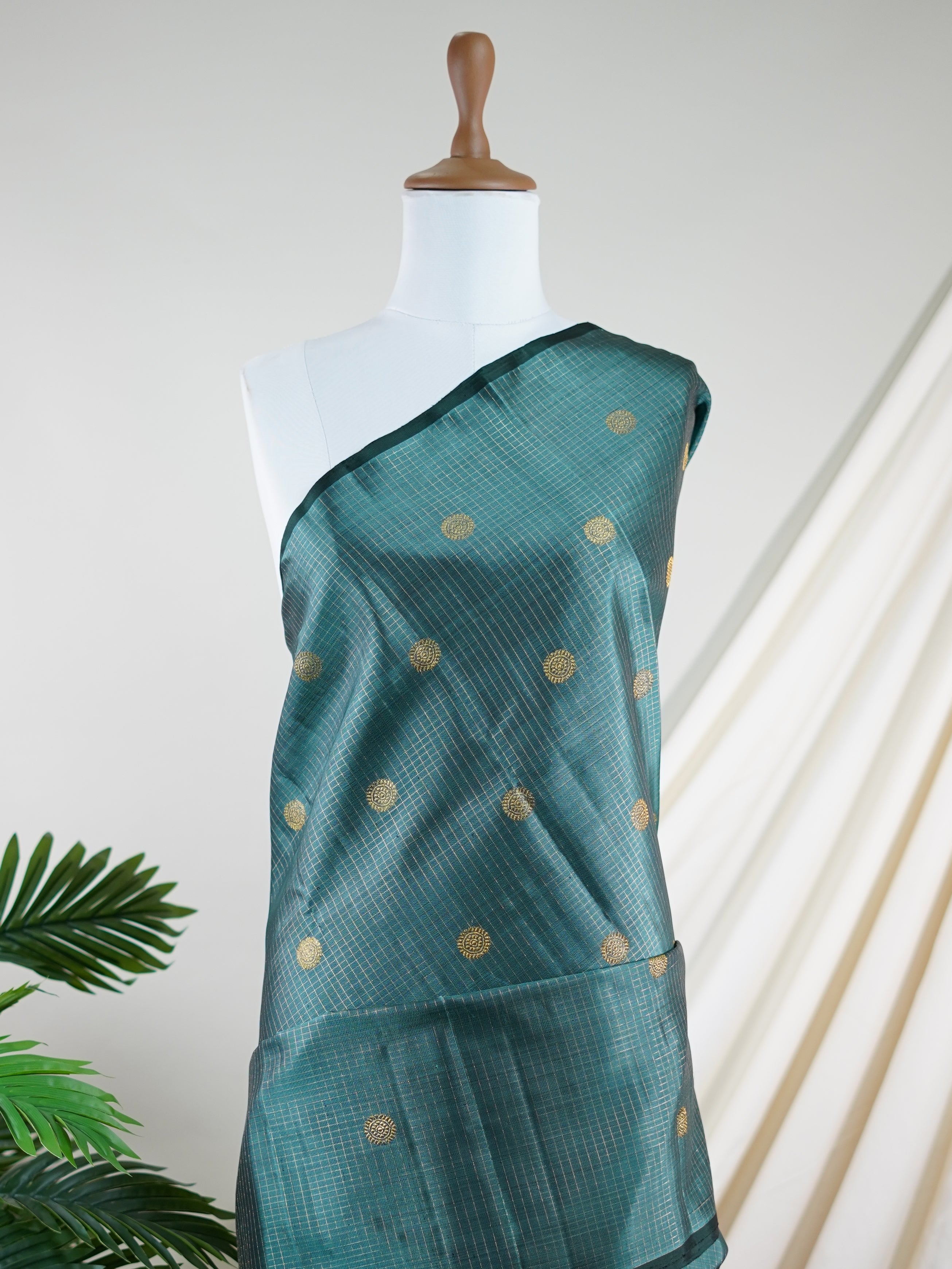 Kanchipuram Silk Green 100% Pure Silk  - Manoranjitham Weaves - Handloom Store