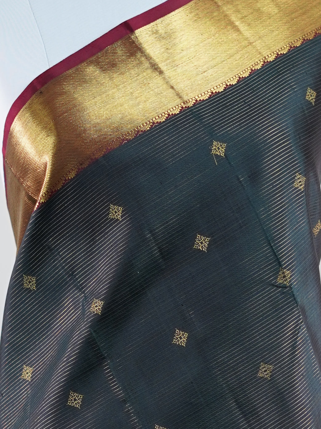 Kanchipuram Silk Green 100% Pure Silk  - Manoranjitham Weaves - Handloom Store