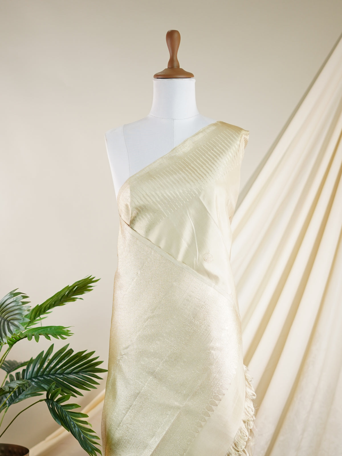 Kanchipuram Silk Cream 100% Pure Silk  - Manoranjitham Weaves - Handloom Store