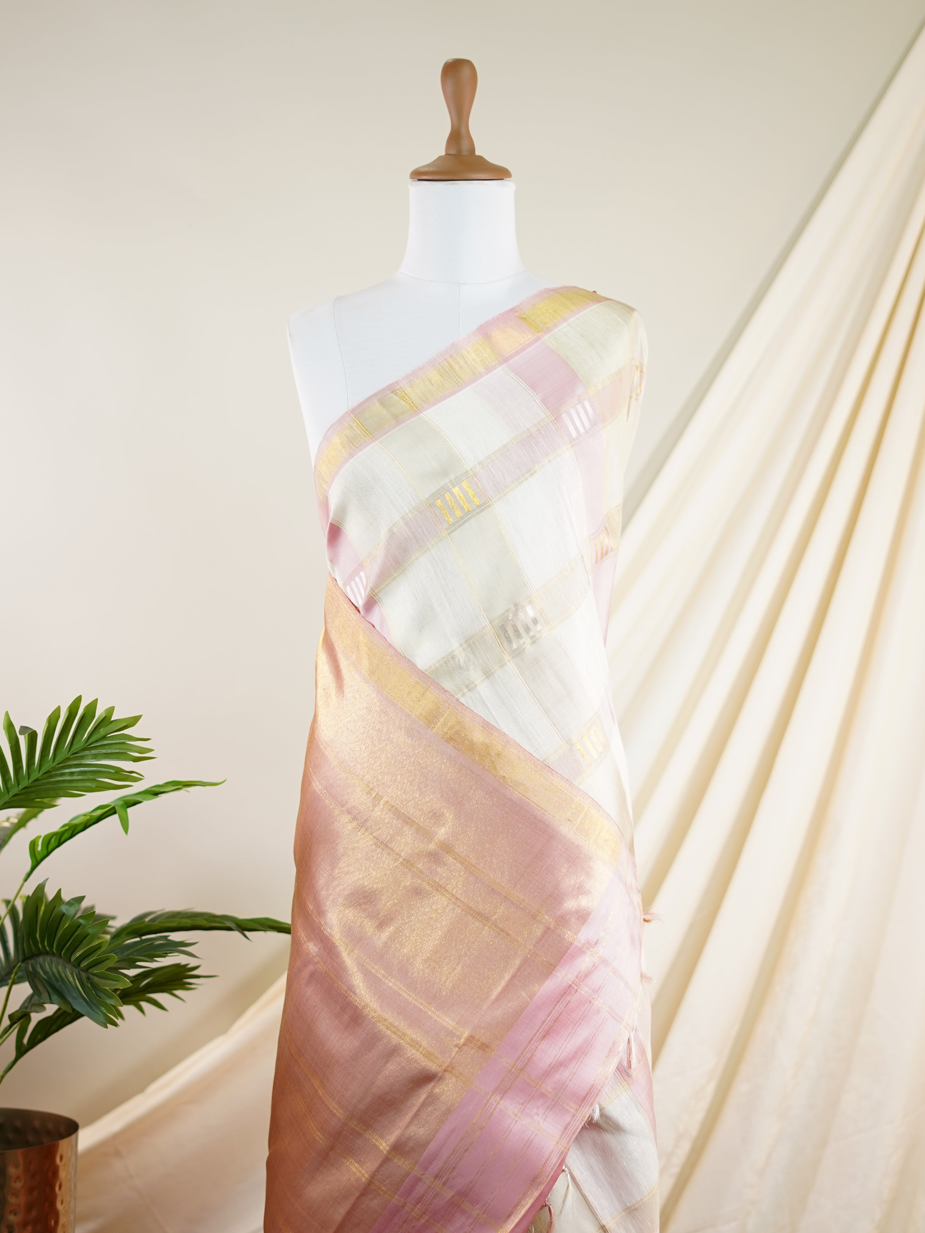 Kanchipuram Silk Pink 100% Pure Silk  - Manoranjitham Weaves - Handloom Store