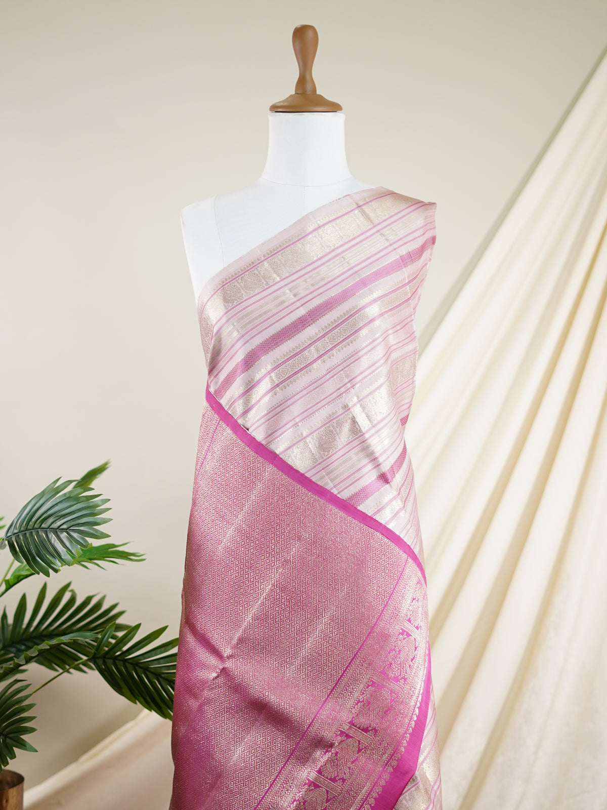 Kanchipuram Silk Pink 100% Pure Silk  - Manoranjitham Weaves - Handloom Store