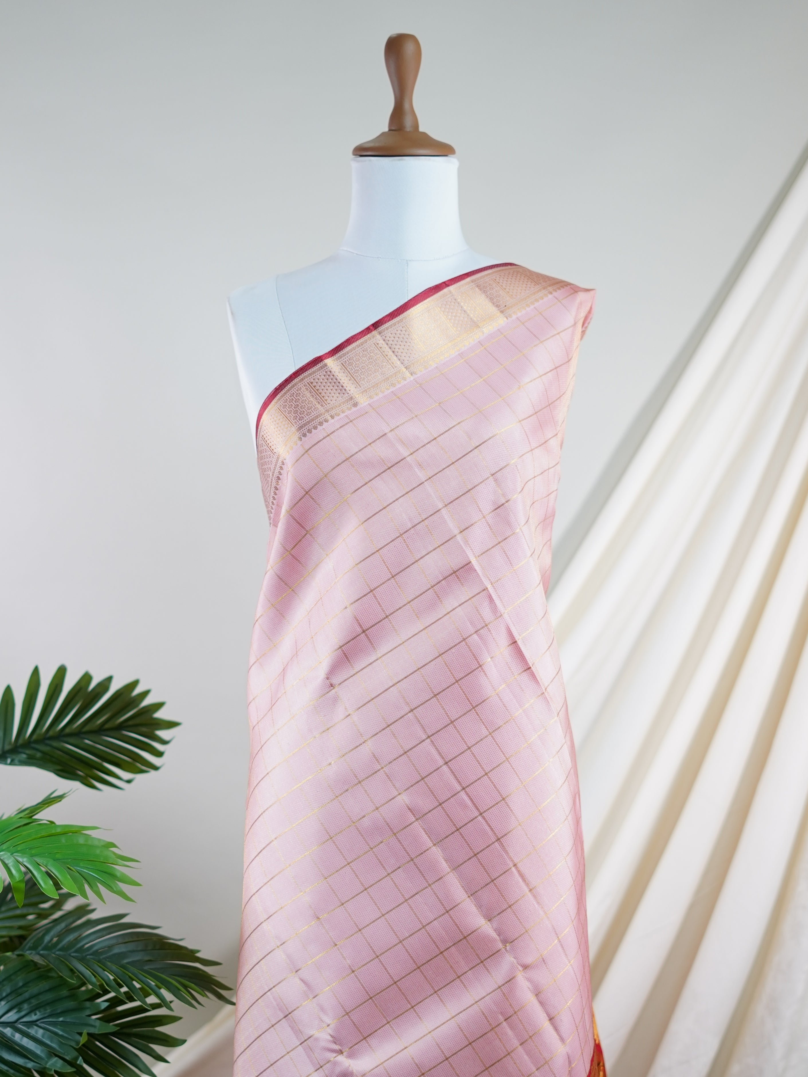 Kanchipuram Silk Red 100% Pure Silk  - Manoranjitham Weaves - Handloom Store
