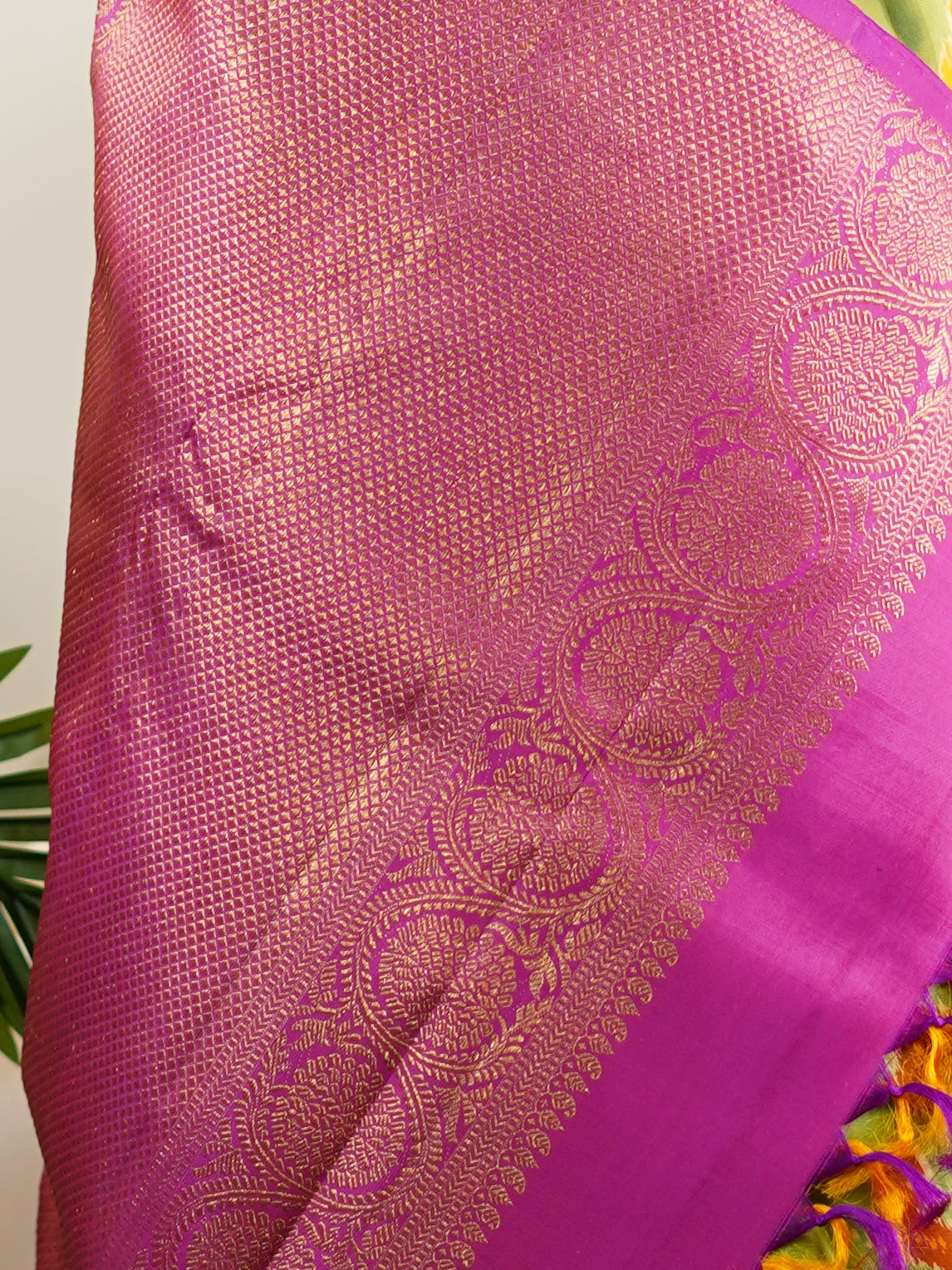 Kanchipuram Silk Green 100% Pure Silk  - Manoranjitham Weaves - Handloom Store