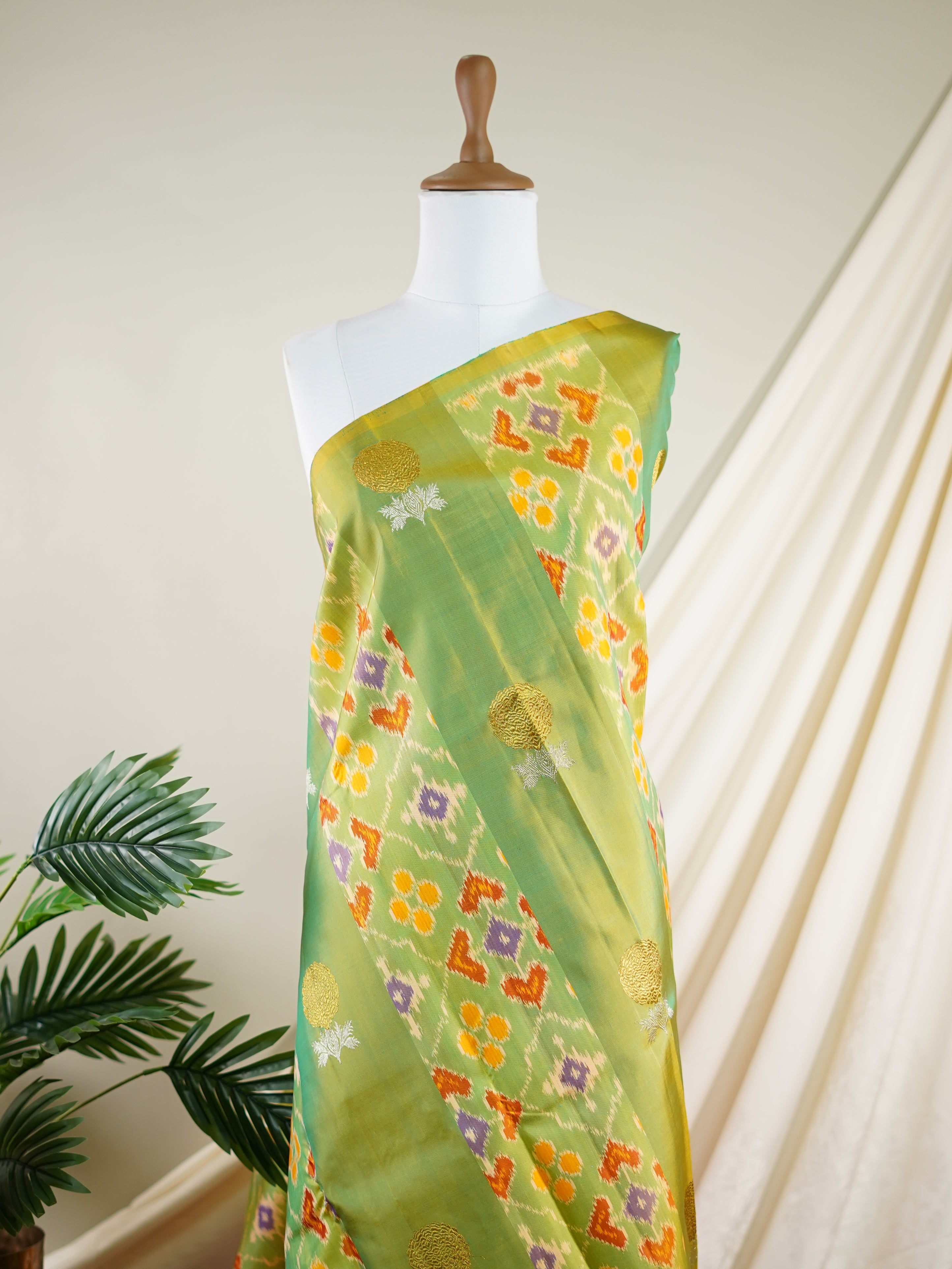 Kanchipuram Silk Green 100% Pure Silk  - Manoranjitham Weaves - Handloom Store