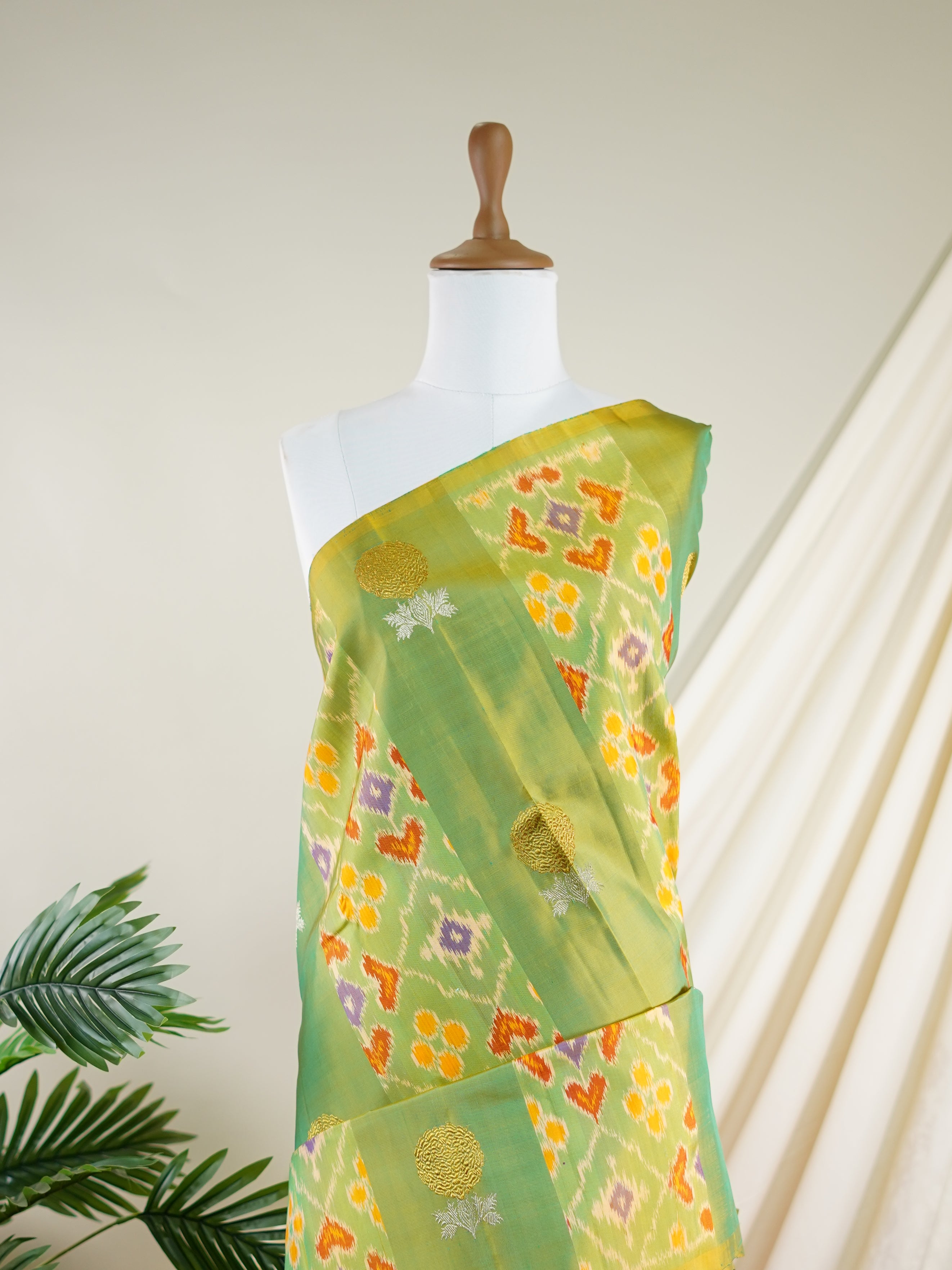 Kanchipuram Silk Green 100% Pure Silk  - Manoranjitham Weaves - Handloom Store