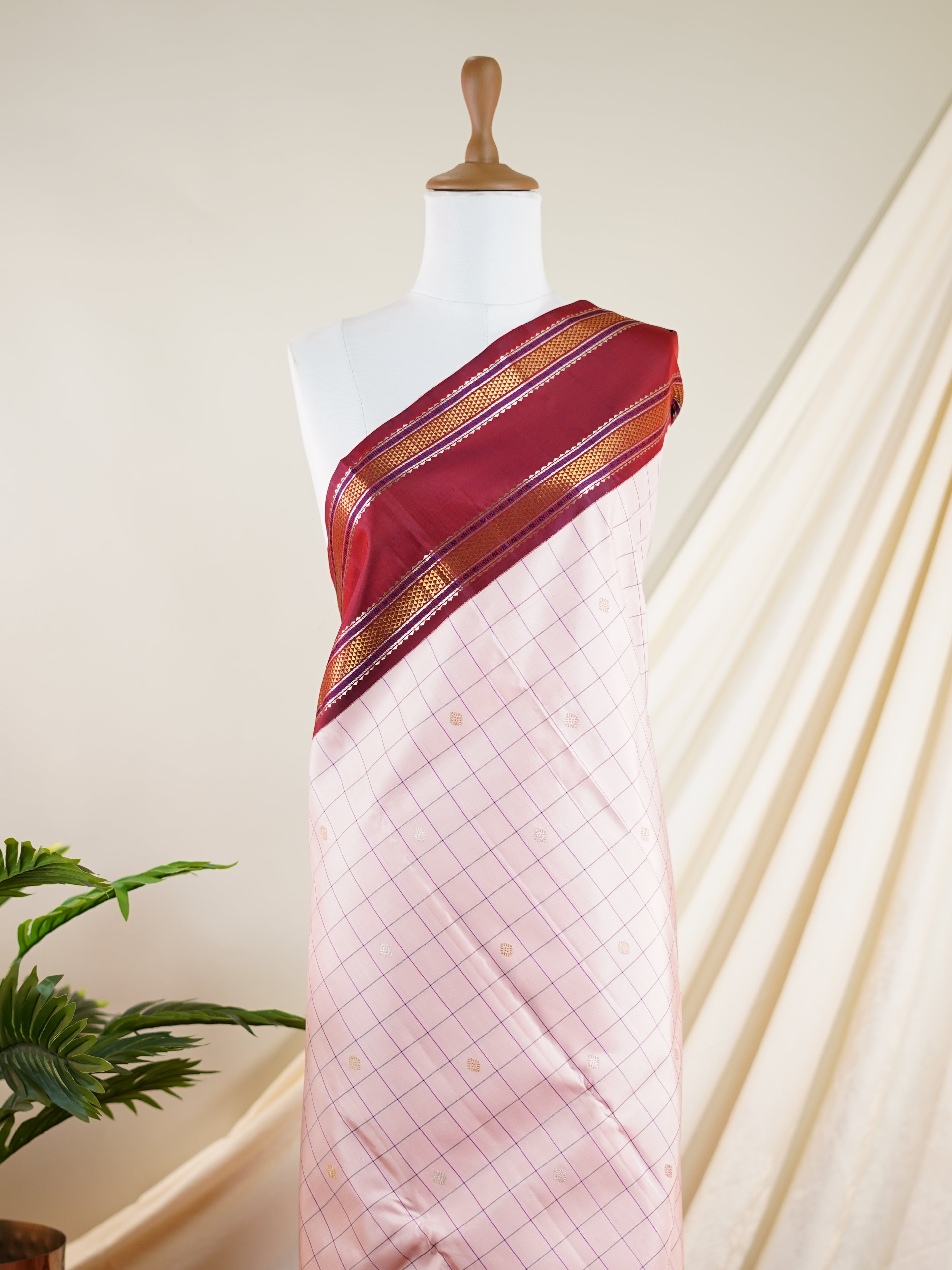Kanchipuram Silk Pink 100% Pure Silk  - Manoranjitham Weaves - Handloom Store