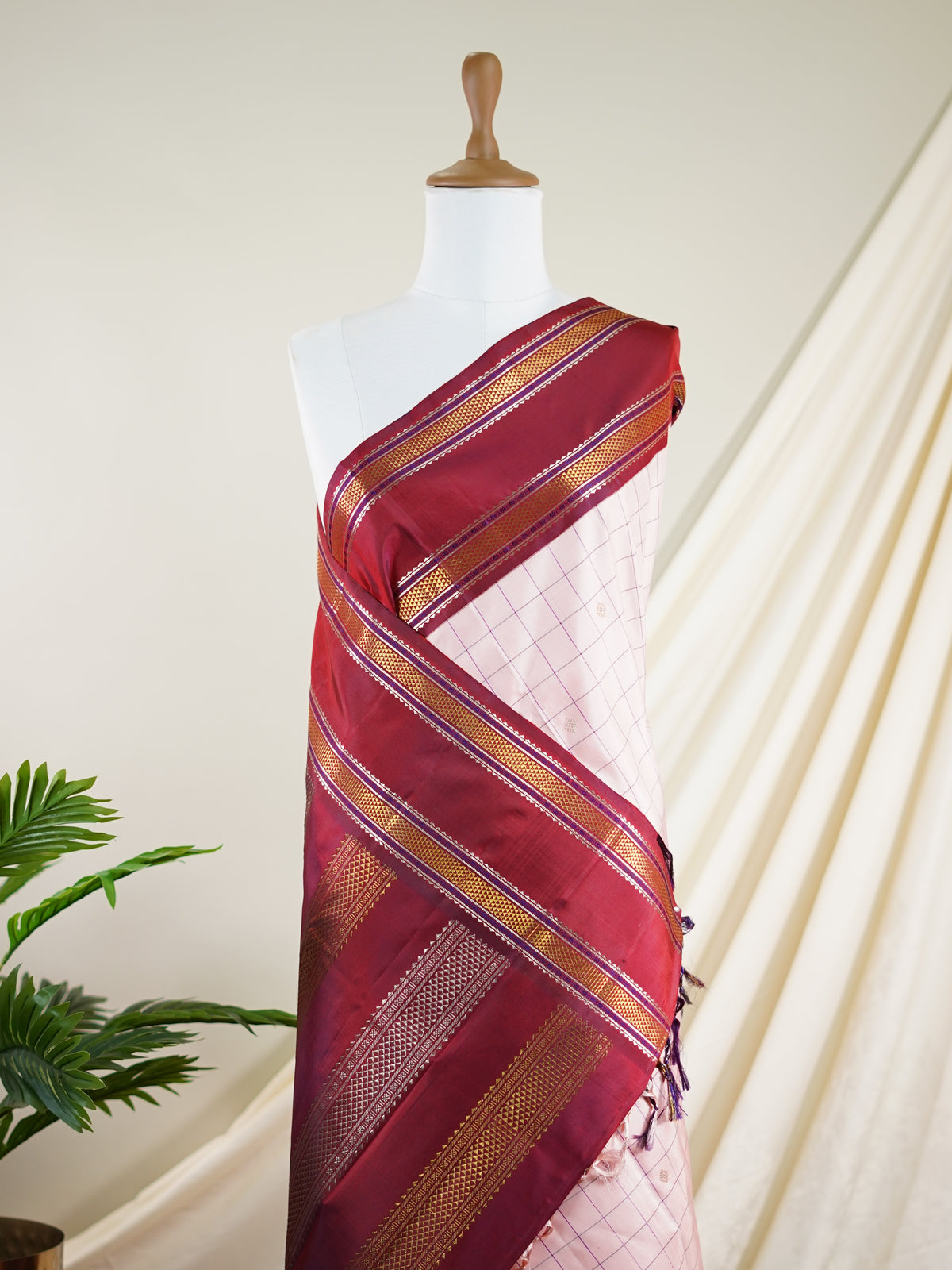 Kanchipuram Silk Pink 100% Pure Silk  - Manoranjitham Weaves - Handloom Store