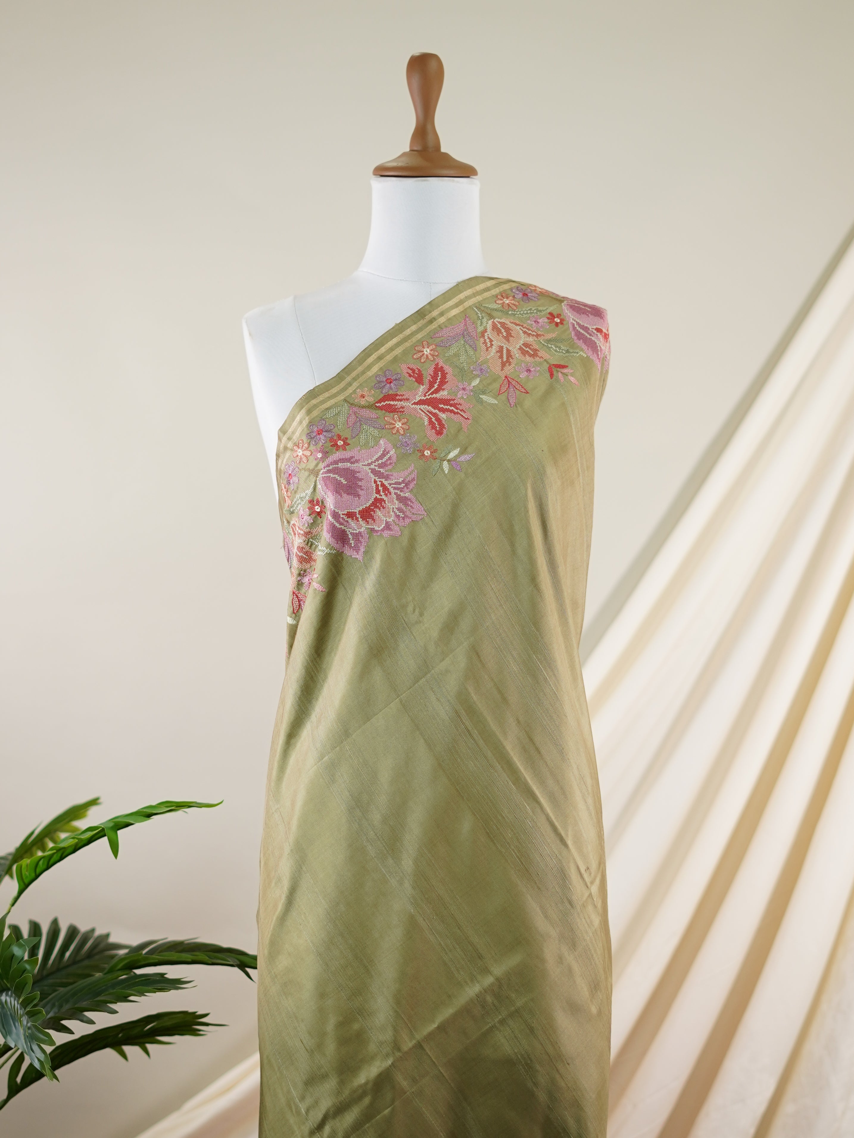 Kanchipuram Silk Olive Green 100% Pure Silk  - Manoranjitham Weaves - Handloom Store