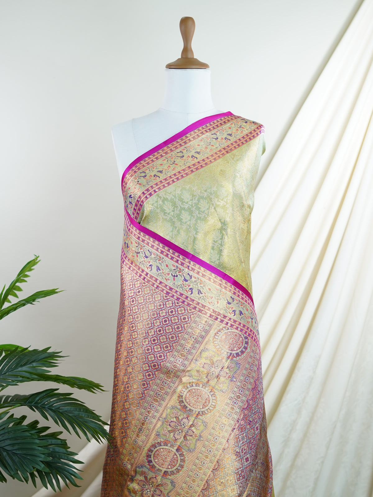 Kanchipuram Silk  100% Pure Silk - Manoranjitham Weaves - Handloom Store