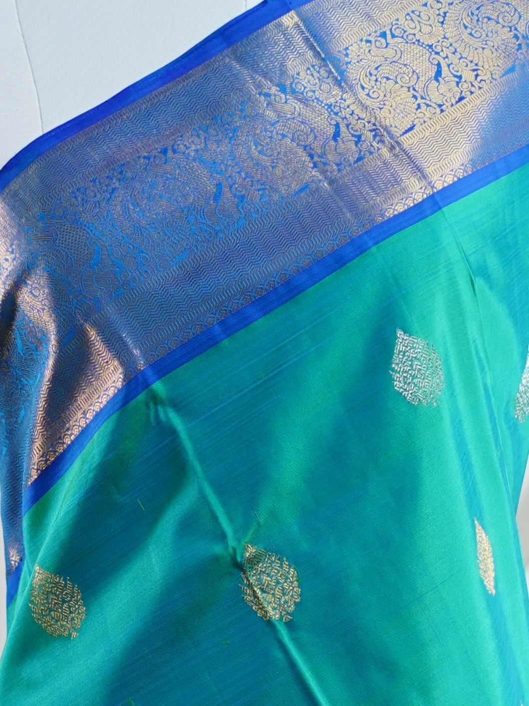 Kanchipuram Silk Green 100% Pure Silk  - Manoranjitham Weaves - Handloom Store