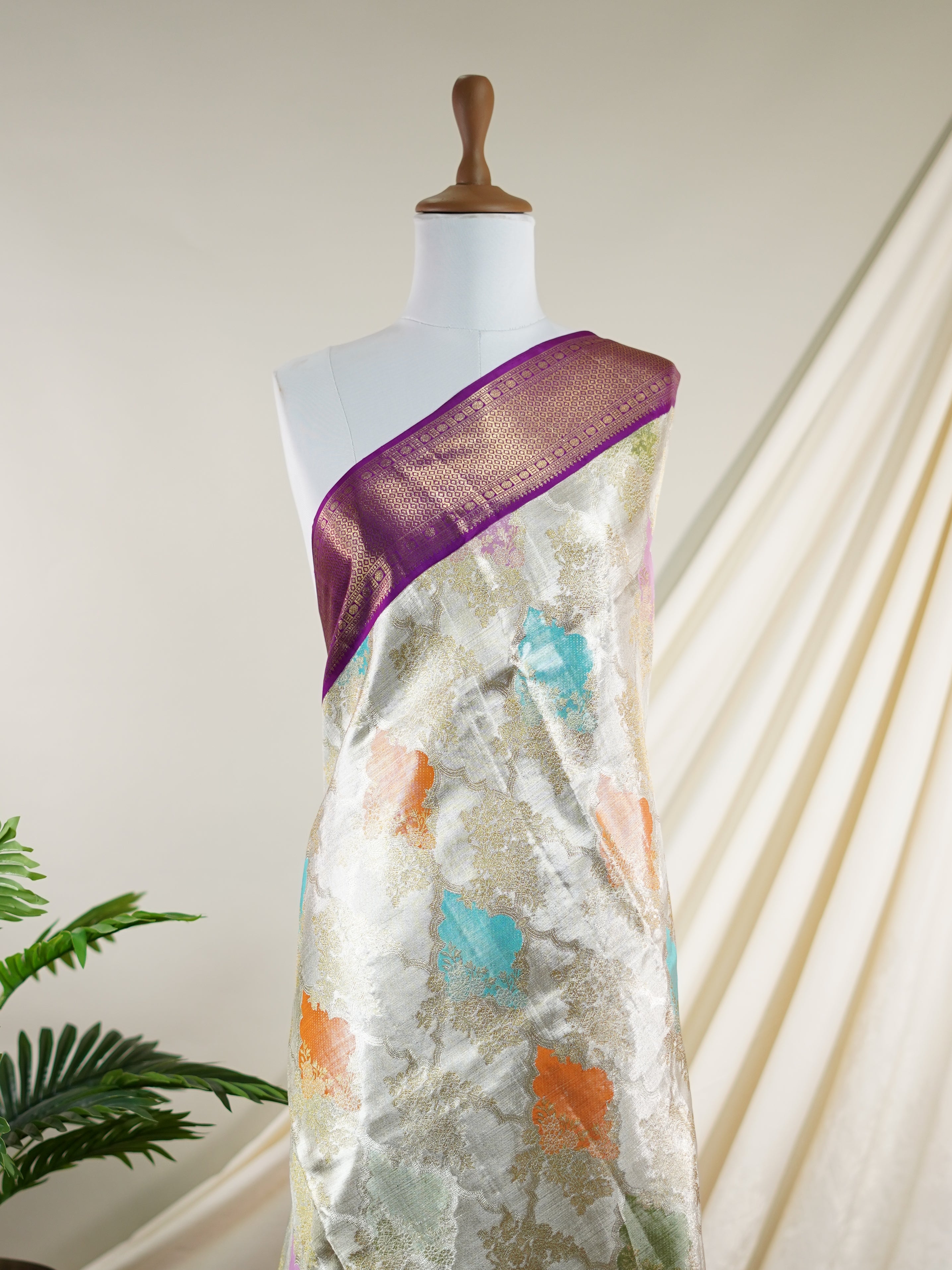 Kanchipuram Silk White 100% Pure Silk  - Manoranjitham Weaves - Handloom Store