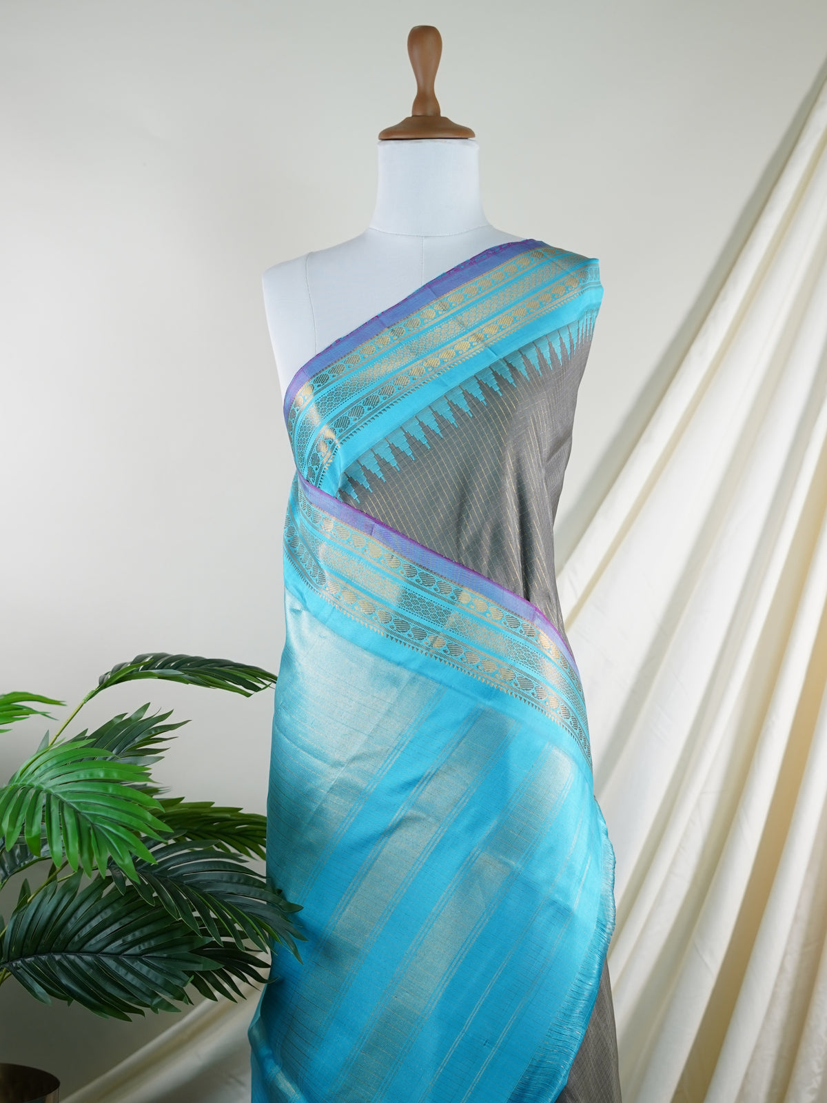 Gadwal Silk  100% Pure Silk  - Manoranjitham Weaves - Handloom Store