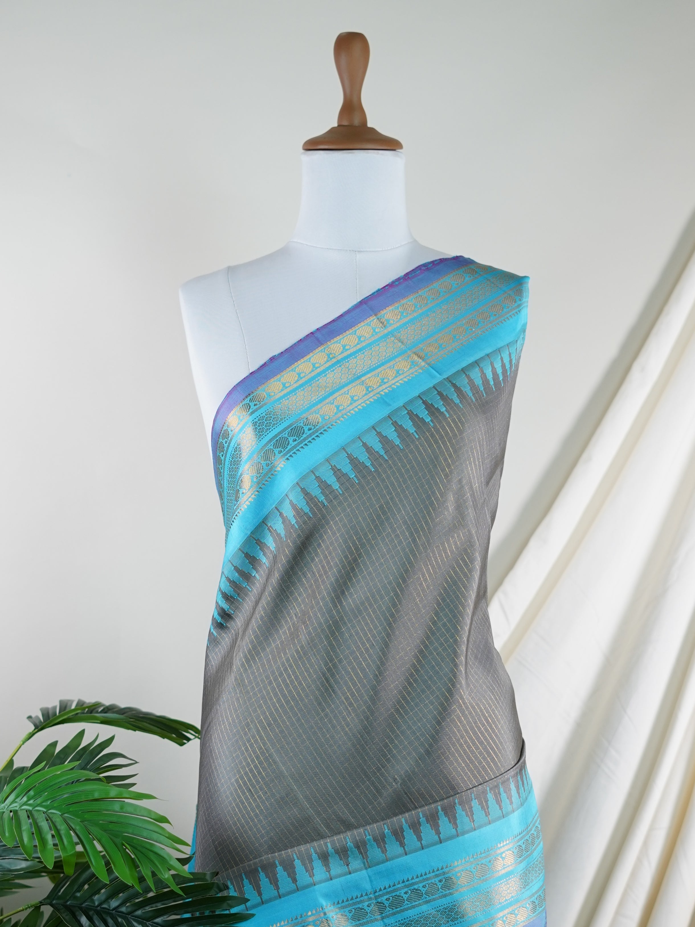 Gadwal Silk  100% Pure Silk  - Manoranjitham Weaves - Handloom Store