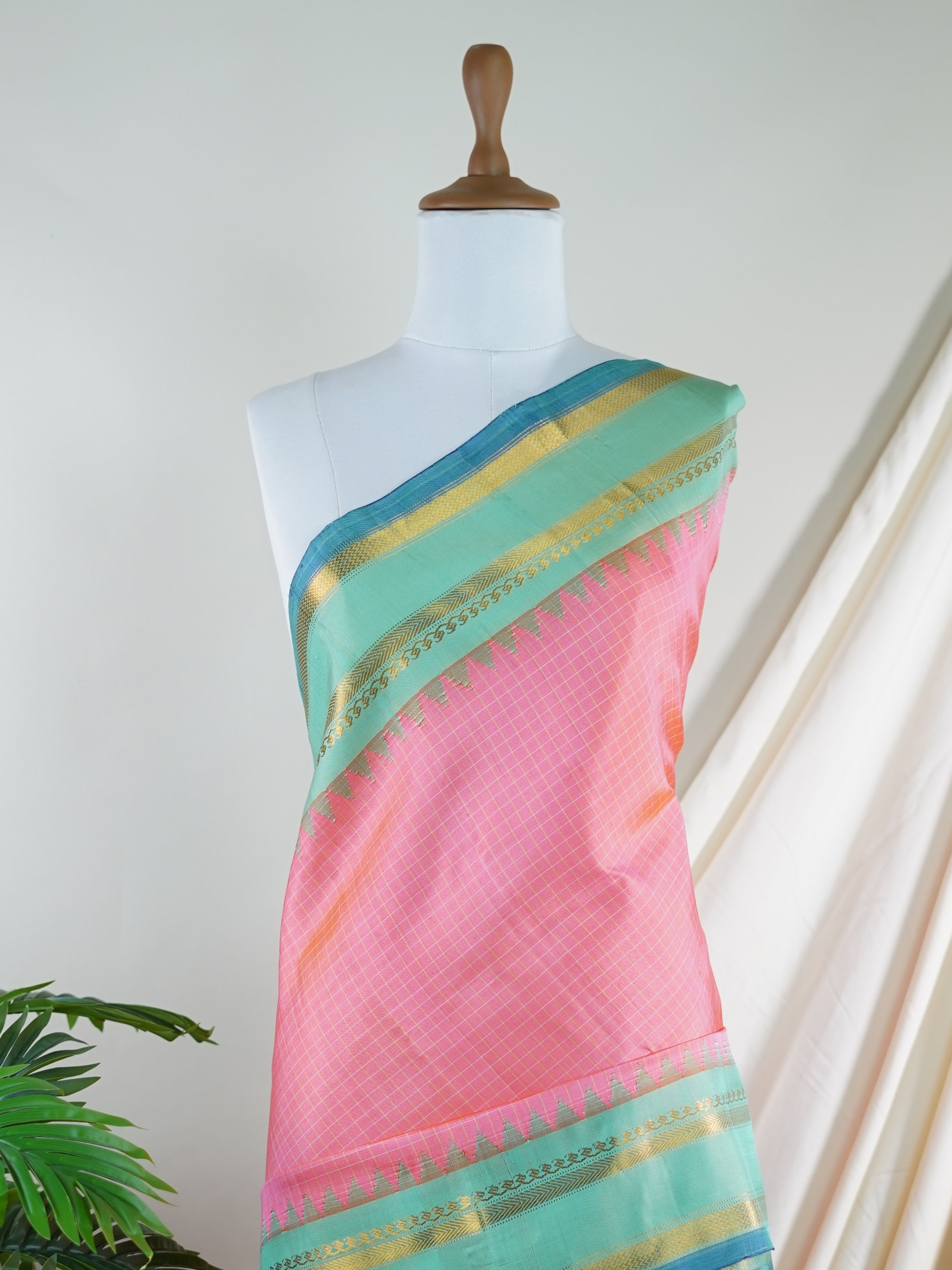 Gadwal Silk  100% Pure Silk  - Manoranjitham Weaves - Handloom Store