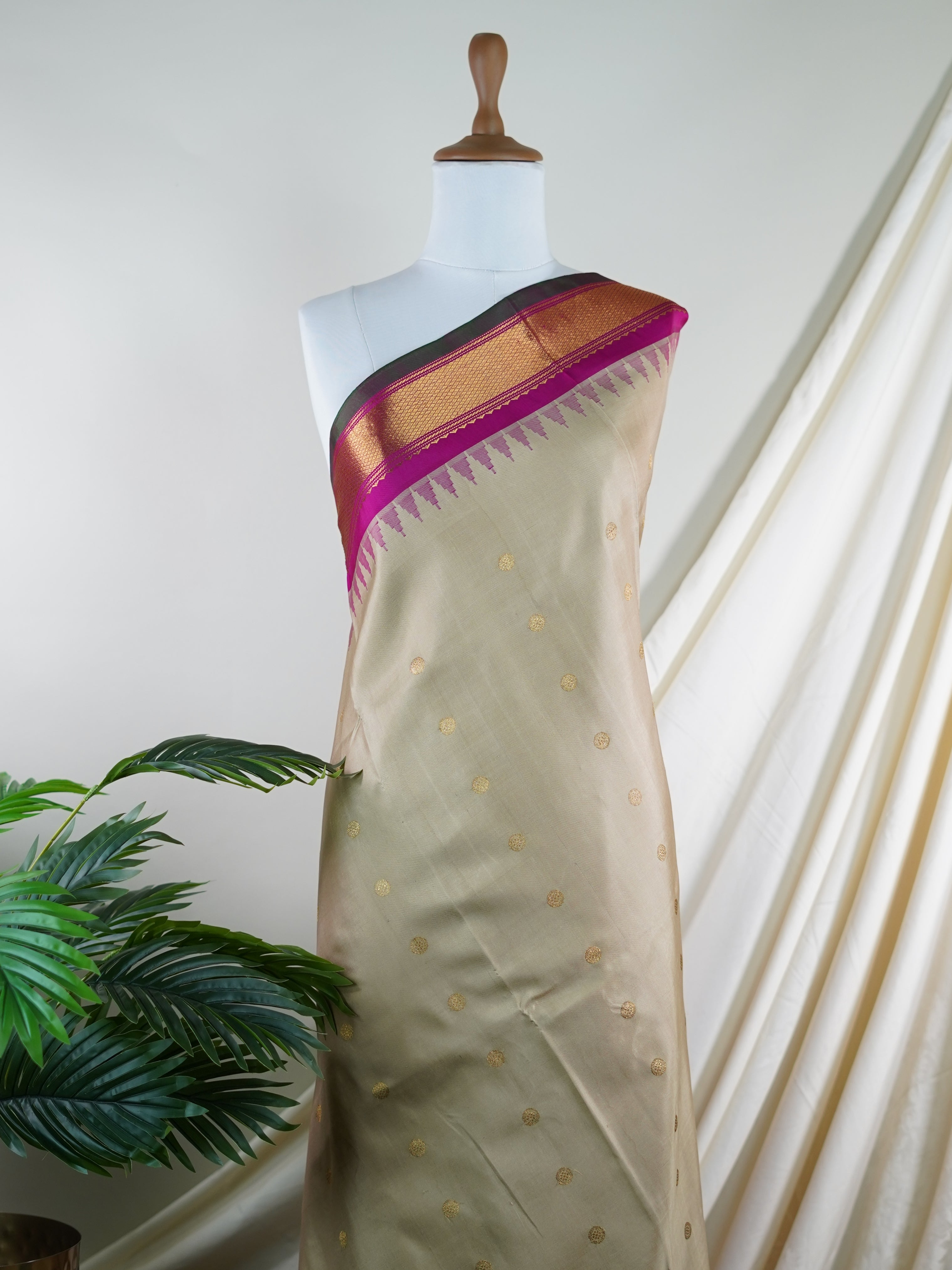 Gadwal Silk  100% Pure Silk  - Manoranjitham Weaves - Handloom Store