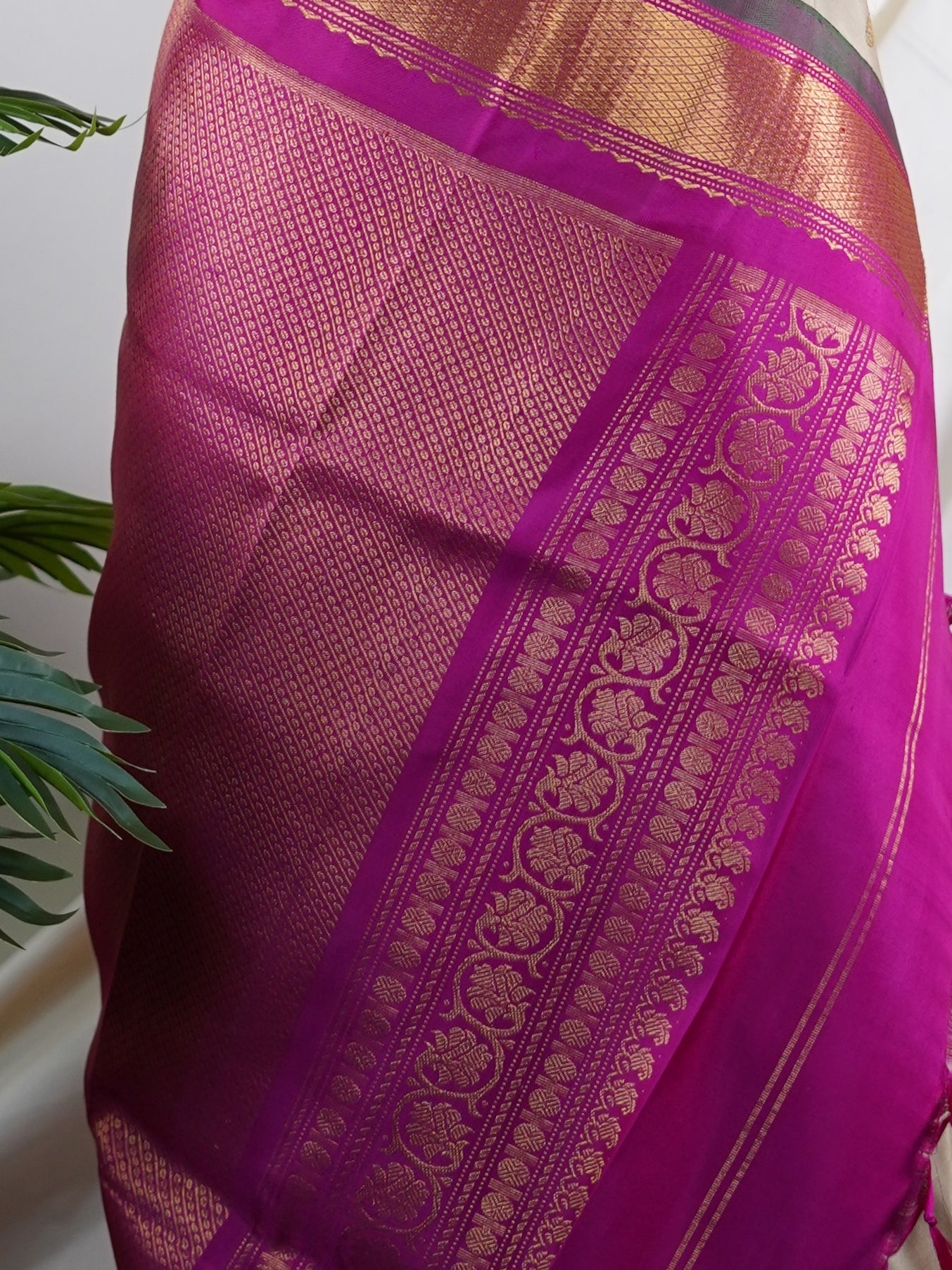 Gadwal Silk  100% Pure Silk  - Manoranjitham Weaves - Handloom Store