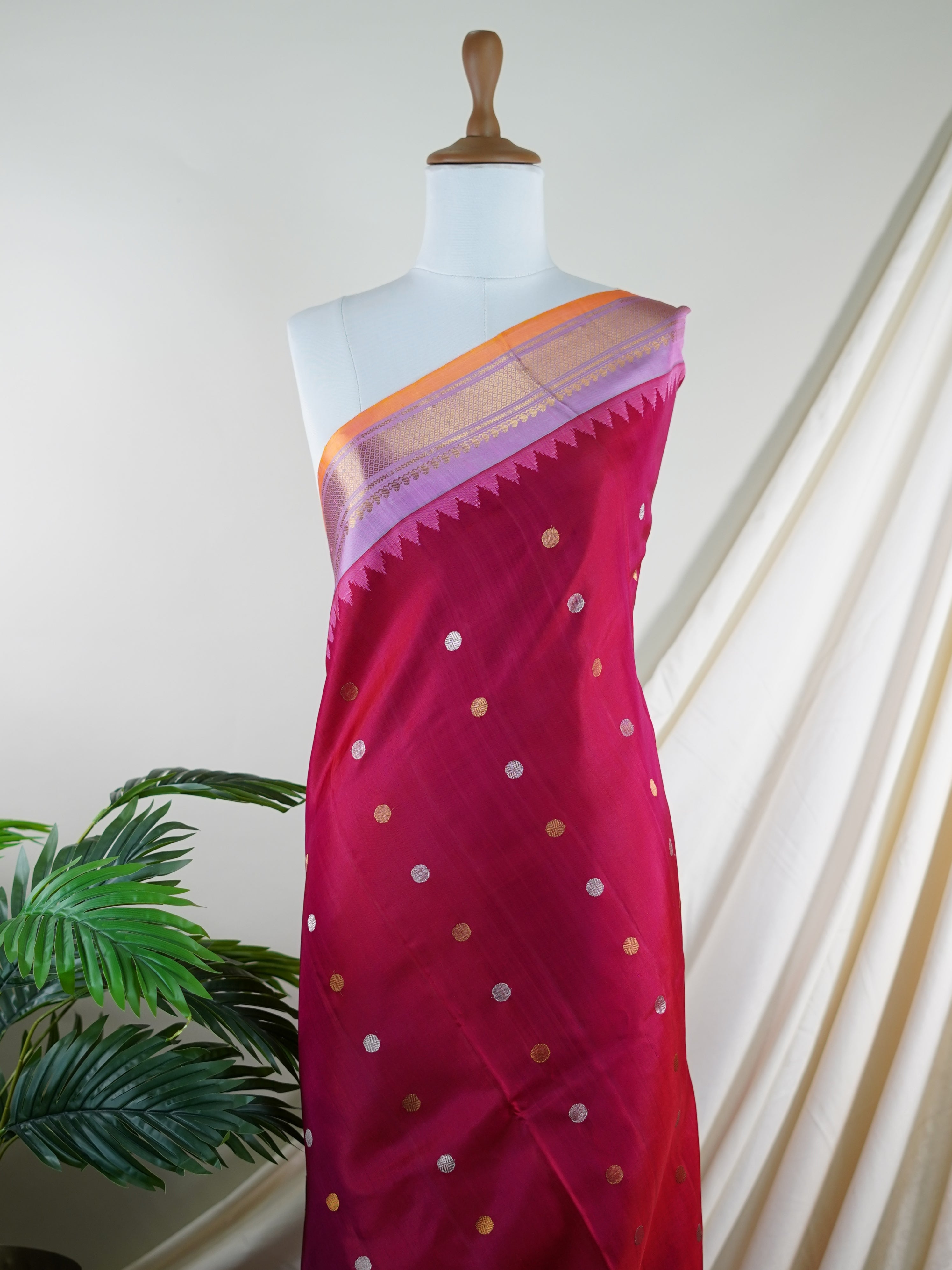Gadwal Silk  100% Pure Silk  - Manoranjitham Weaves - Handloom Store