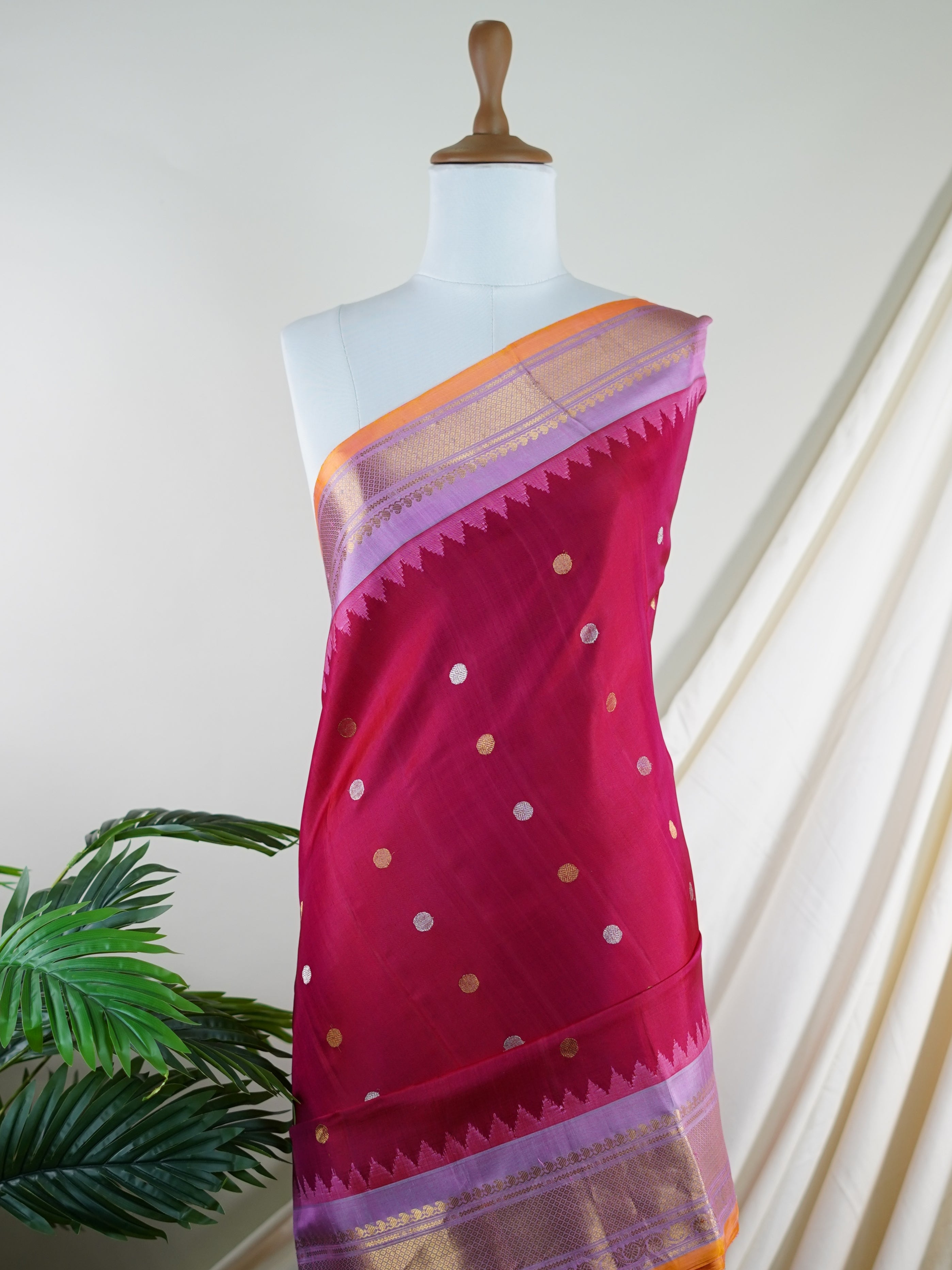 Gadwal Silk  100% Pure Silk  - Manoranjitham Weaves - Handloom Store