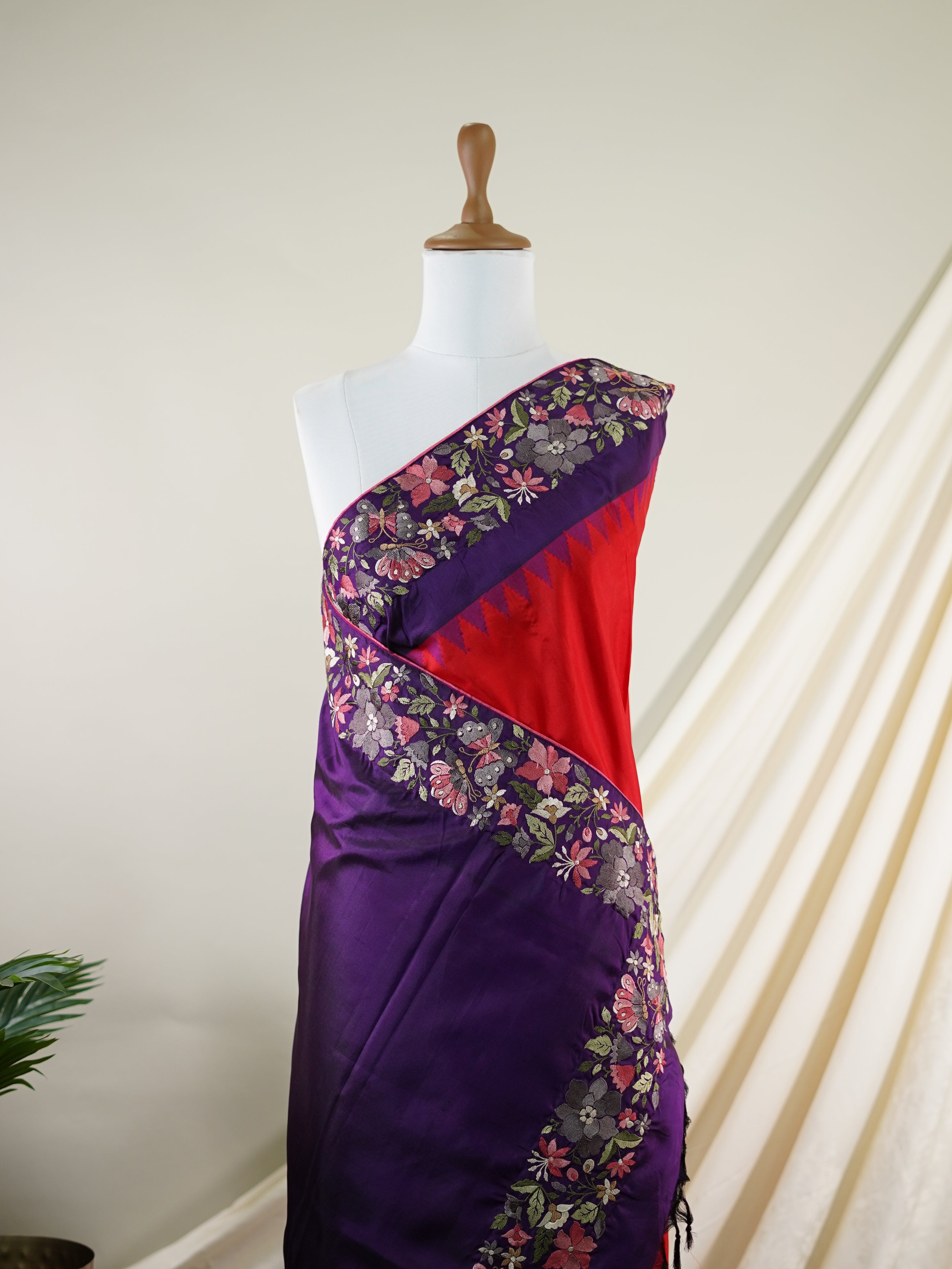 Gadwal Silk Red 100% Pure Silk  - Manoranjitham Weaves - Handloom Store