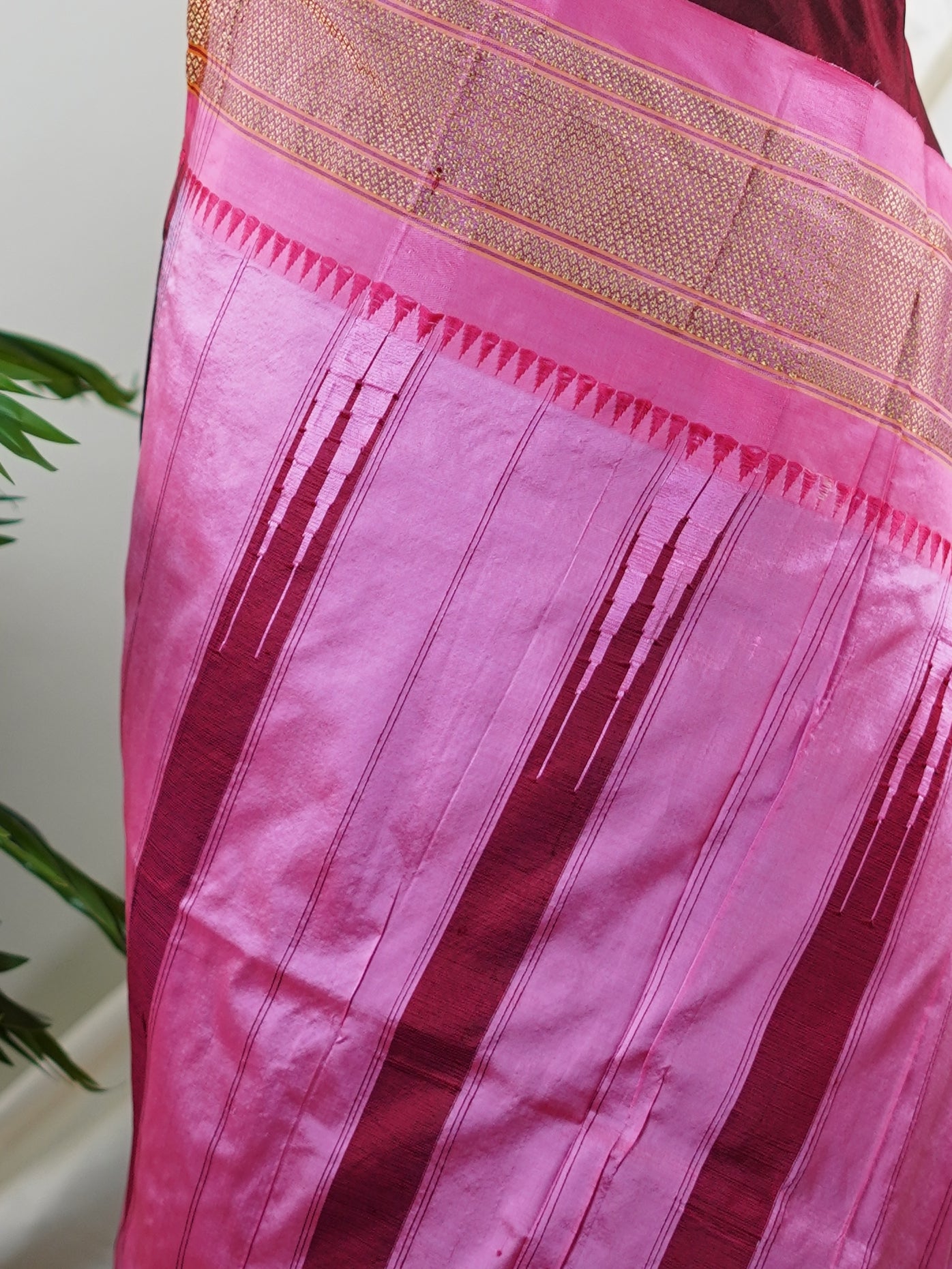 Narayanpet Maroon 100% Pure Silk  - Manoranjitham Weaves - Handloom Store