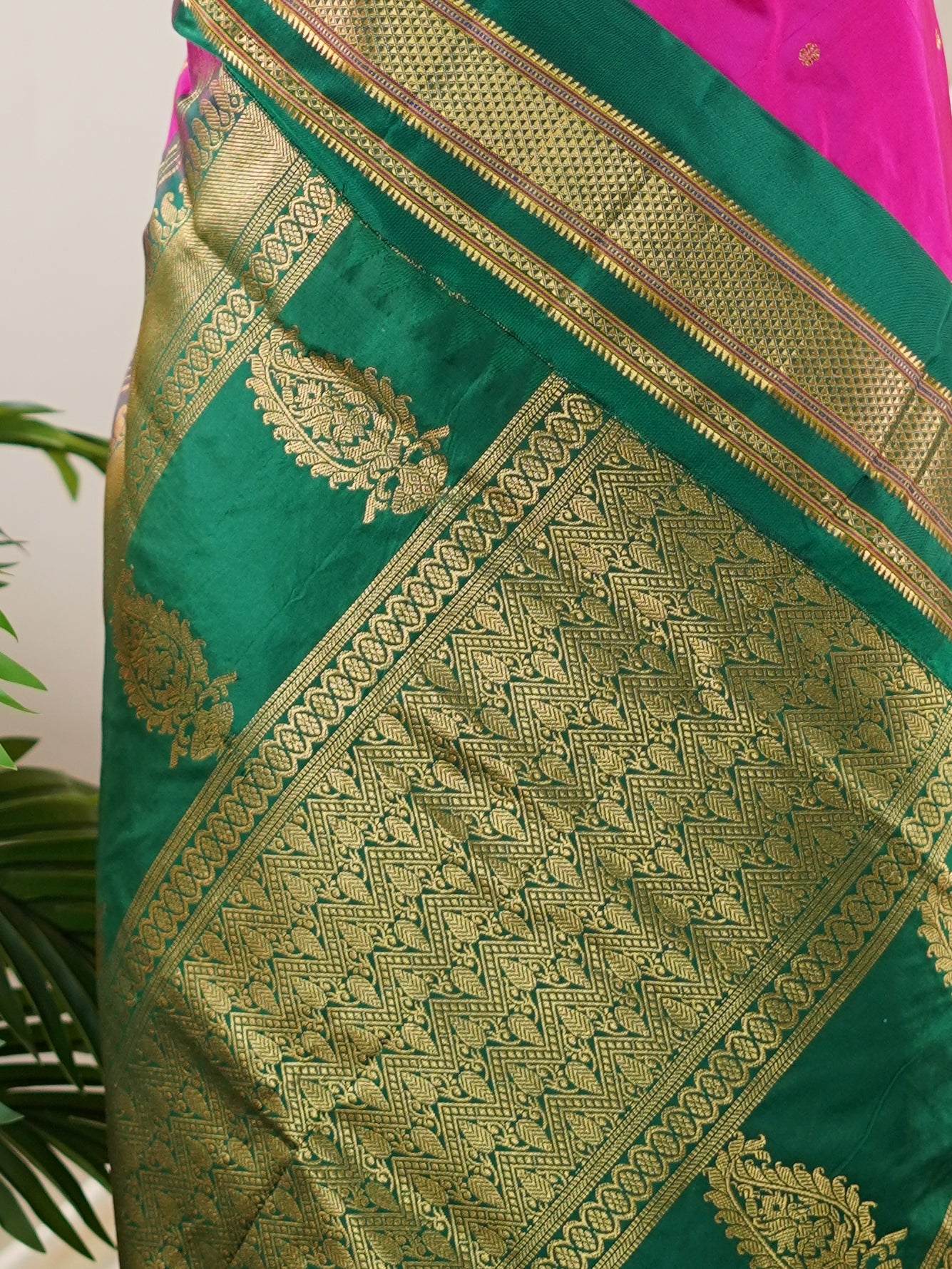 Narayanpet Pink 100% Pure Silk  - Manoranjitham Weaves - Handloom Store