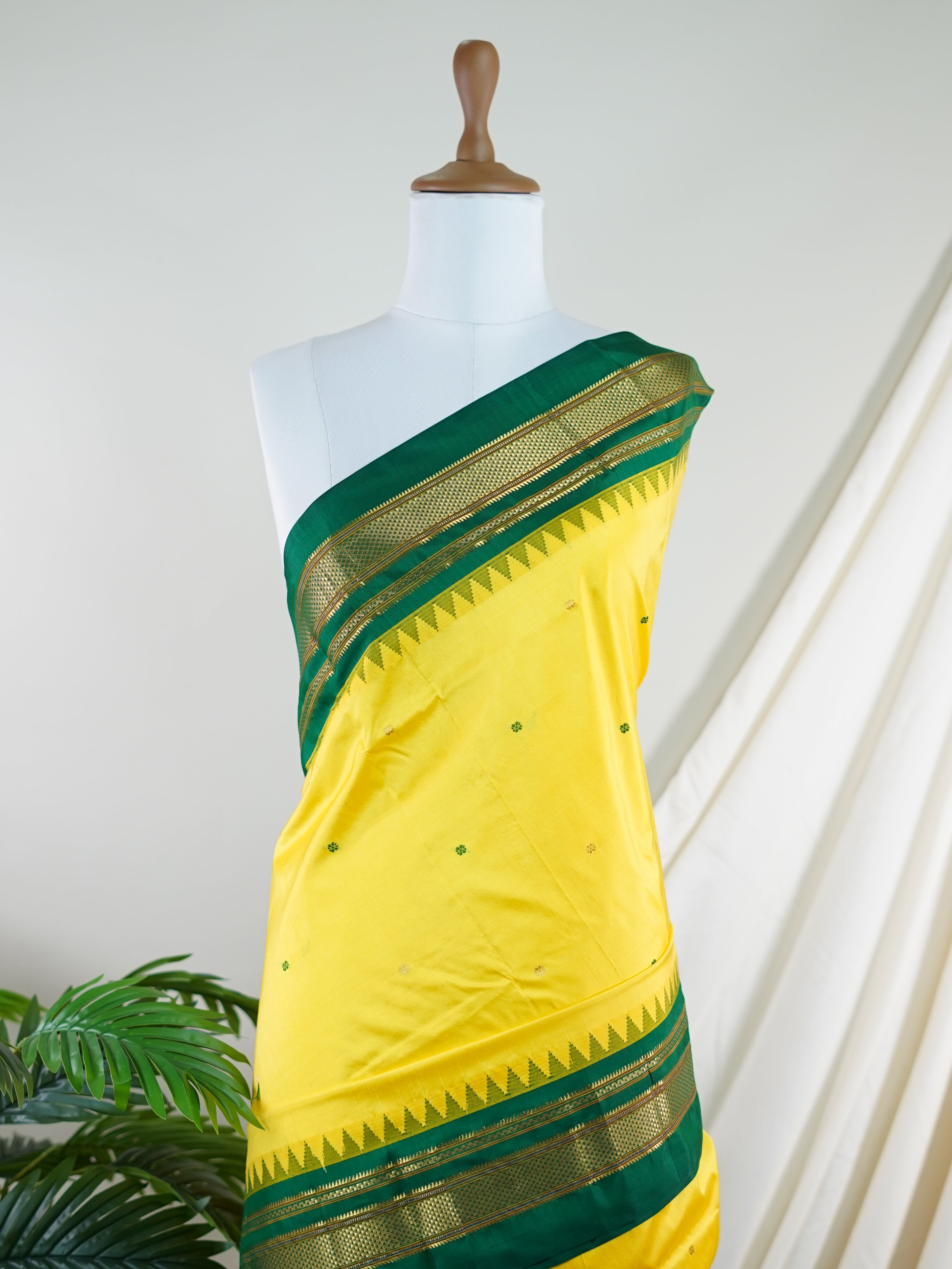 Narayanpet Yellow 100% Pure Silk  - Manoranjitham Weaves - Handloom Store
