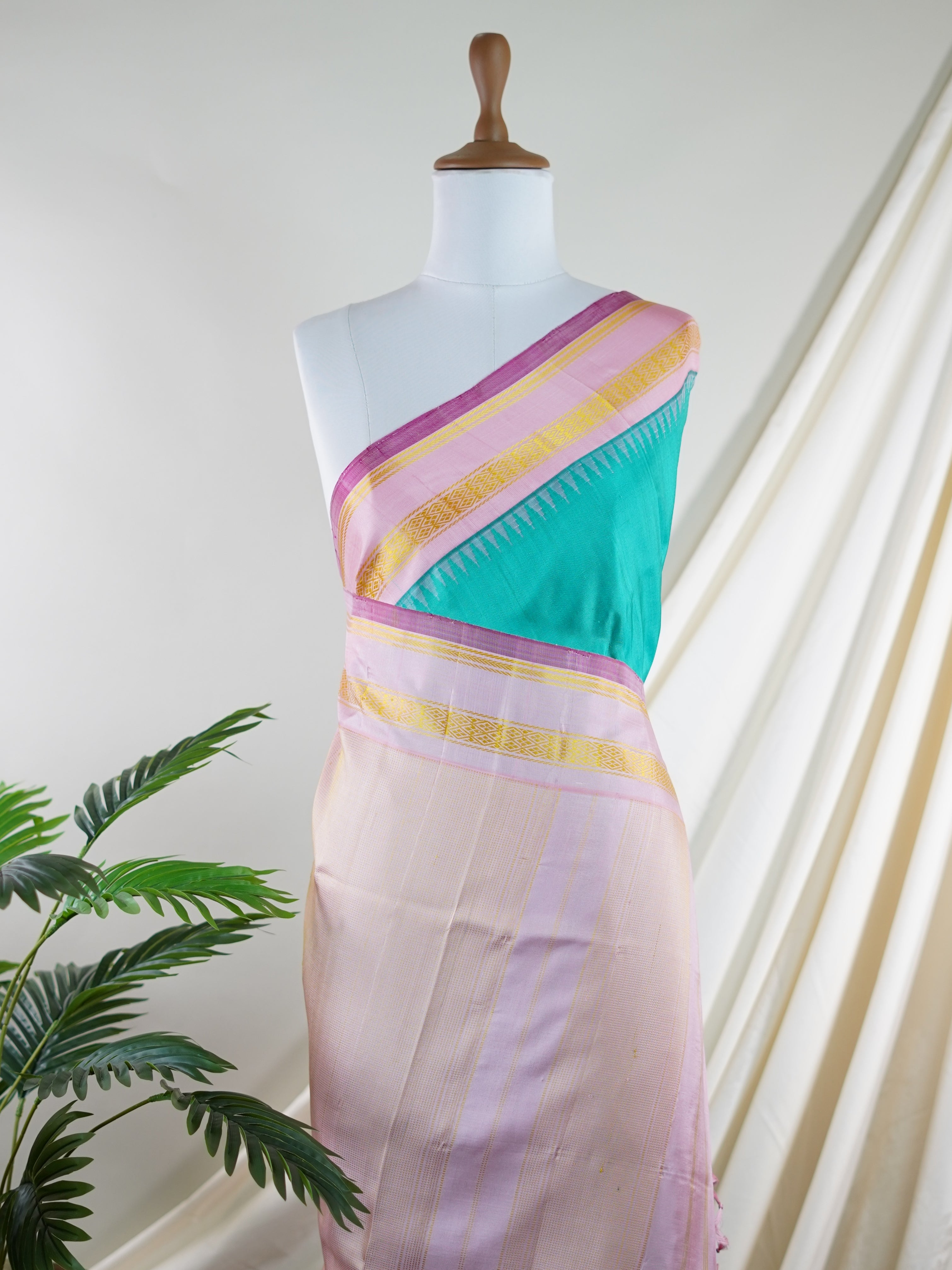Gadwal Silk Blue 100% Pure Silk  - Manoranjitham Weaves - Handloom Store