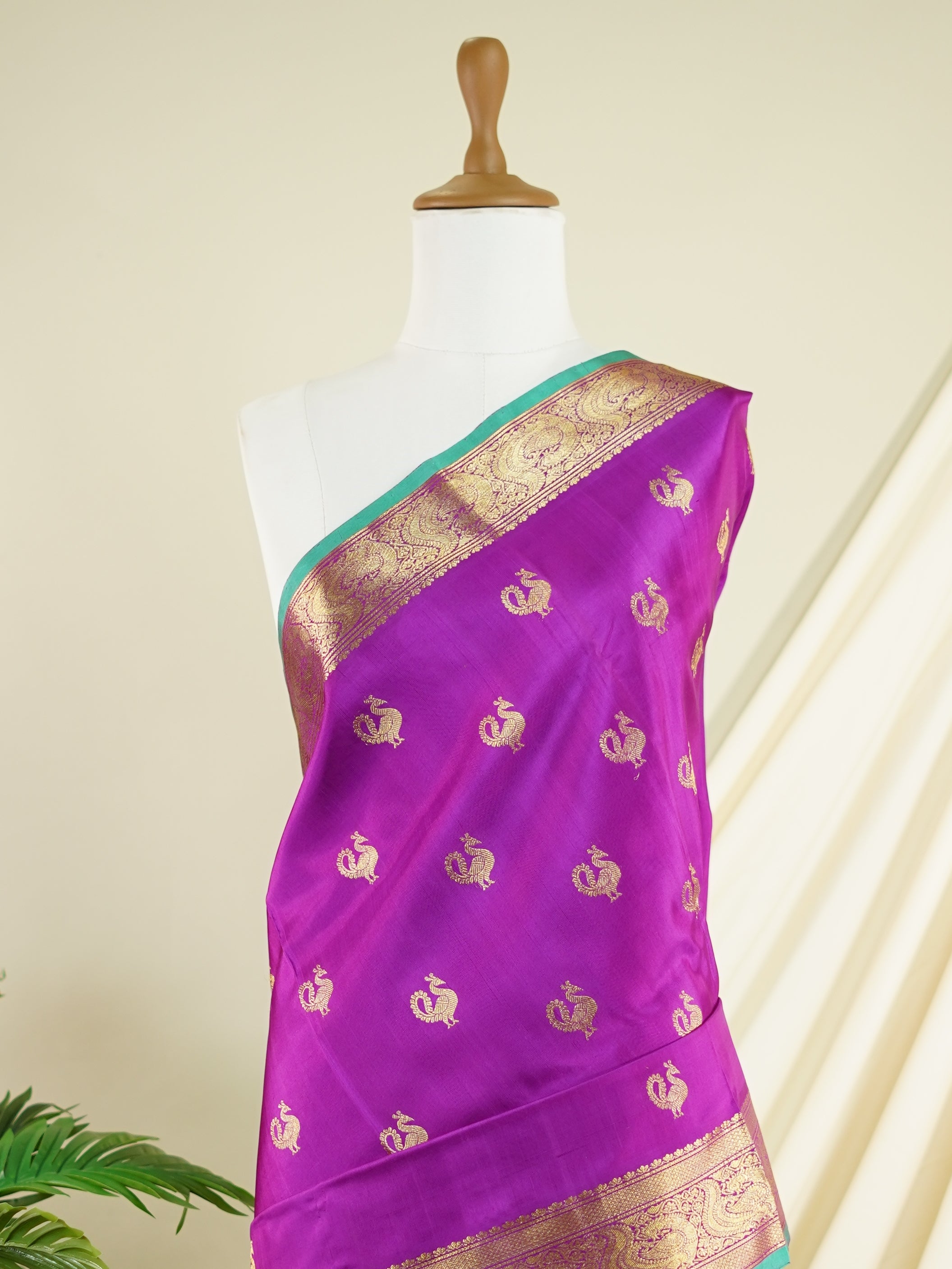 Venkatagiri Silk Purple 100% Pure Silk  - Manoranjitham Weaves - Handloom Store