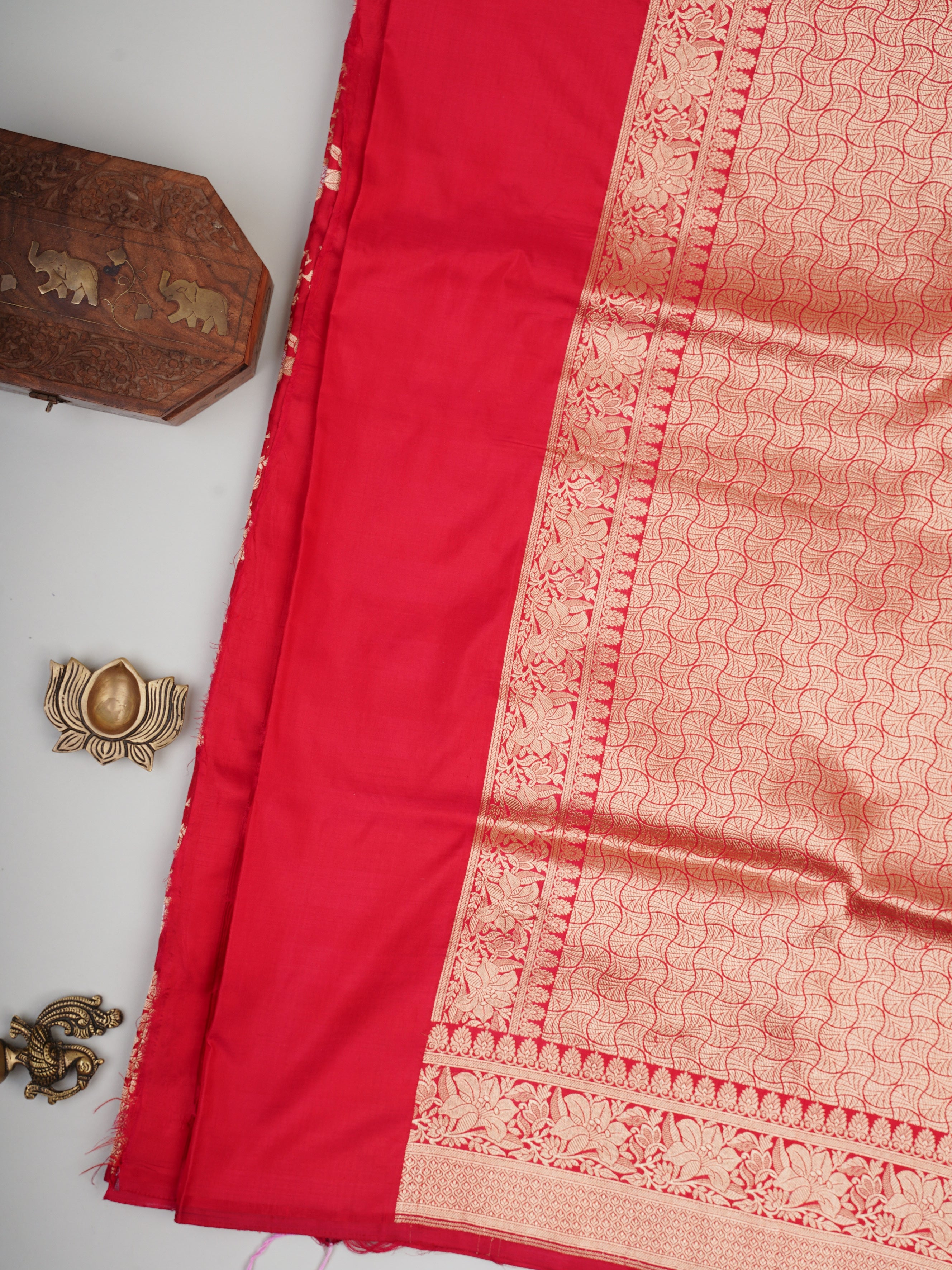 Katan Red 100% Pure Katan Silk Manoranjitham Weaves - Handloom Store