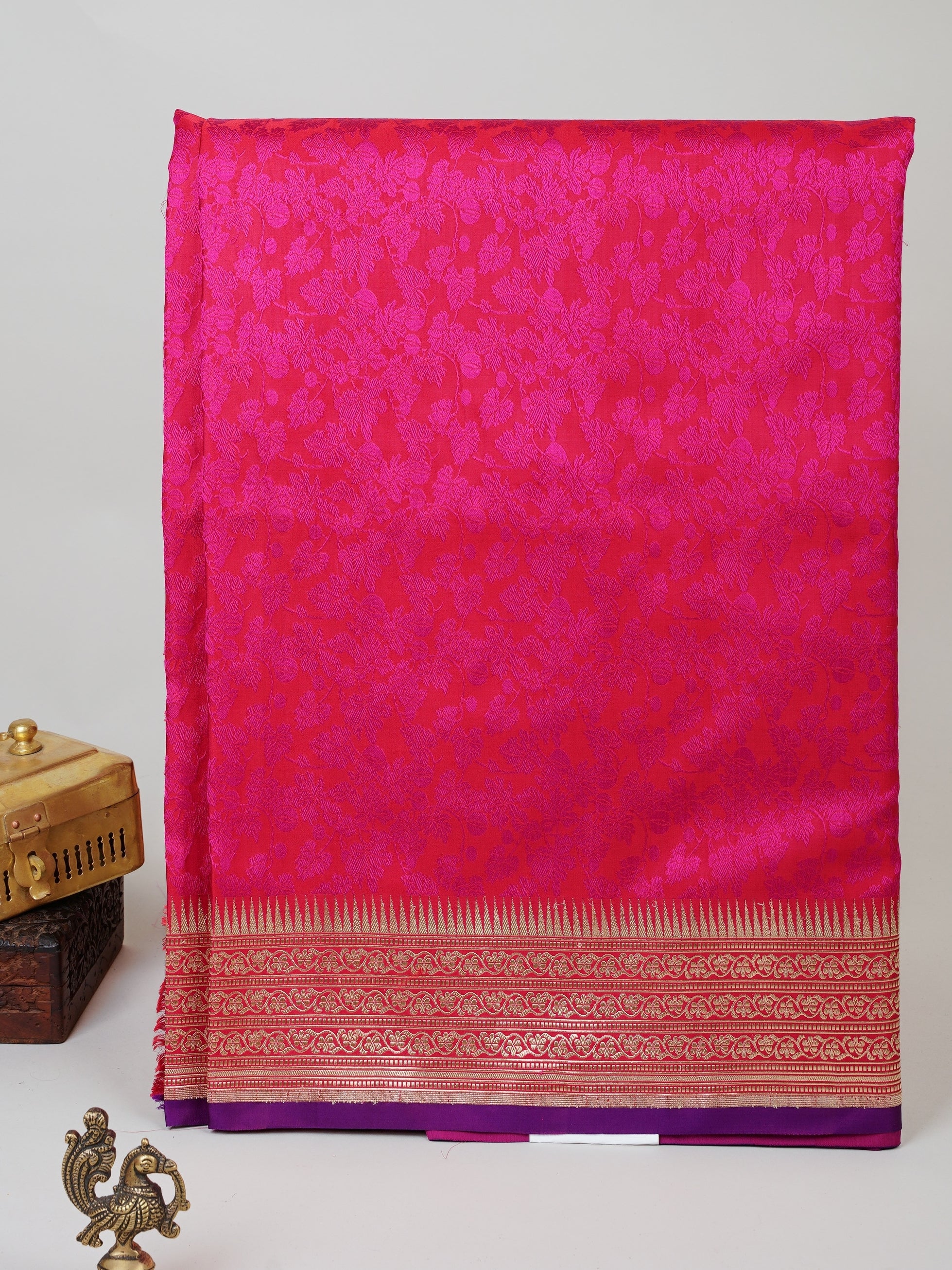 Katan Magenta 100% Pure Katan Silk Manoranjitham Weaves - Handloom Store