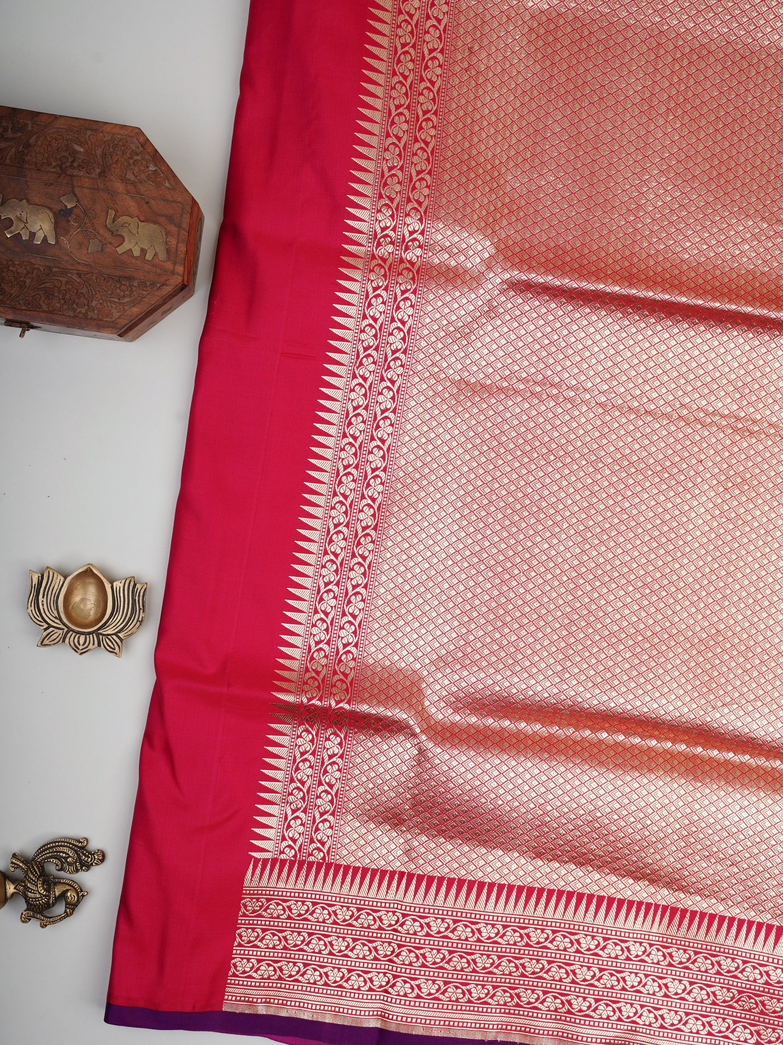 Katan Magenta 100% Pure Katan Silk Manoranjitham Weaves - Handloom Store