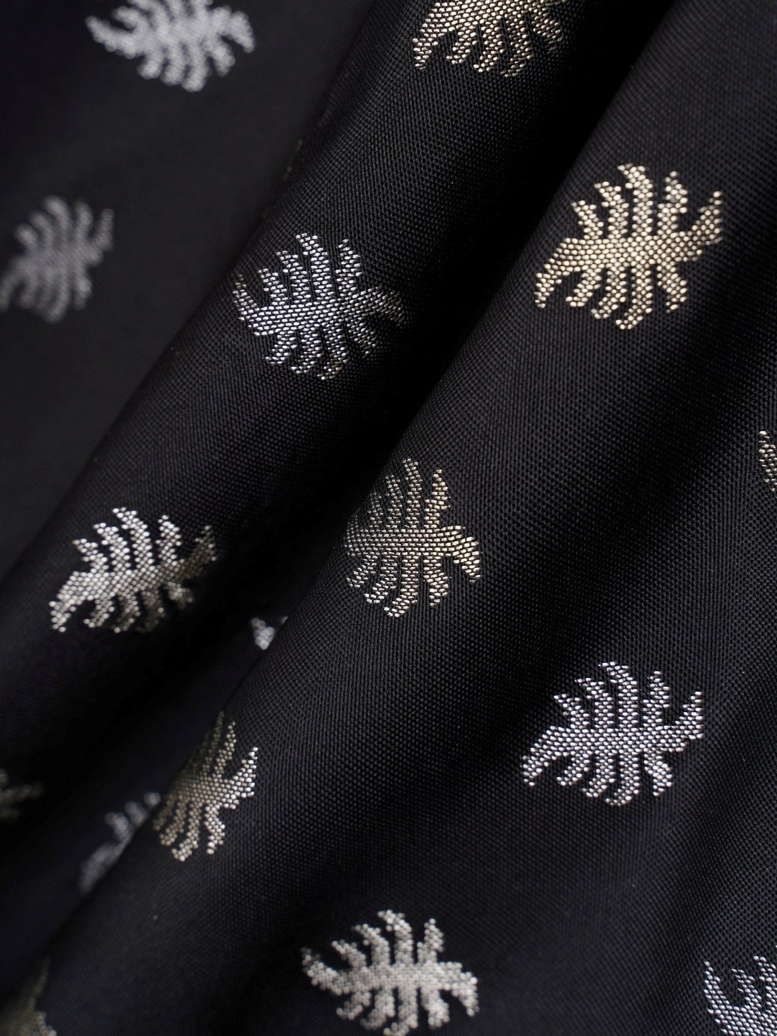 Katan Black Katan Semi Silk Manoranjitham Weaves - Handloom Store