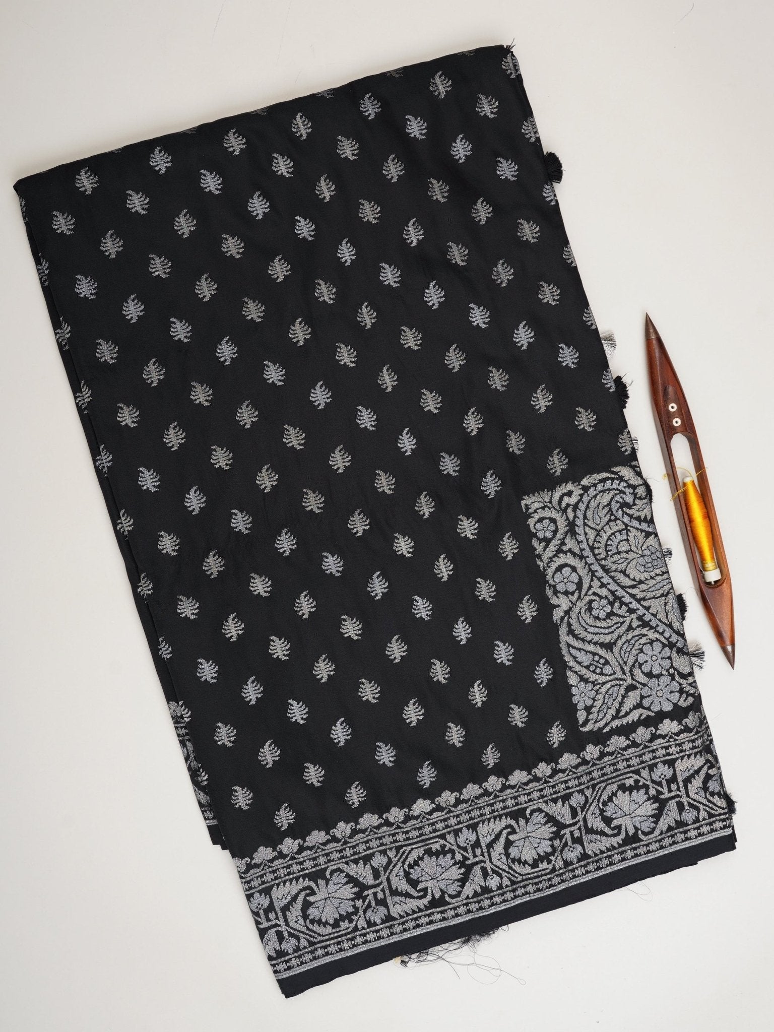 Katan Black Katan Semi Silk Manoranjitham Weaves - Handloom Store