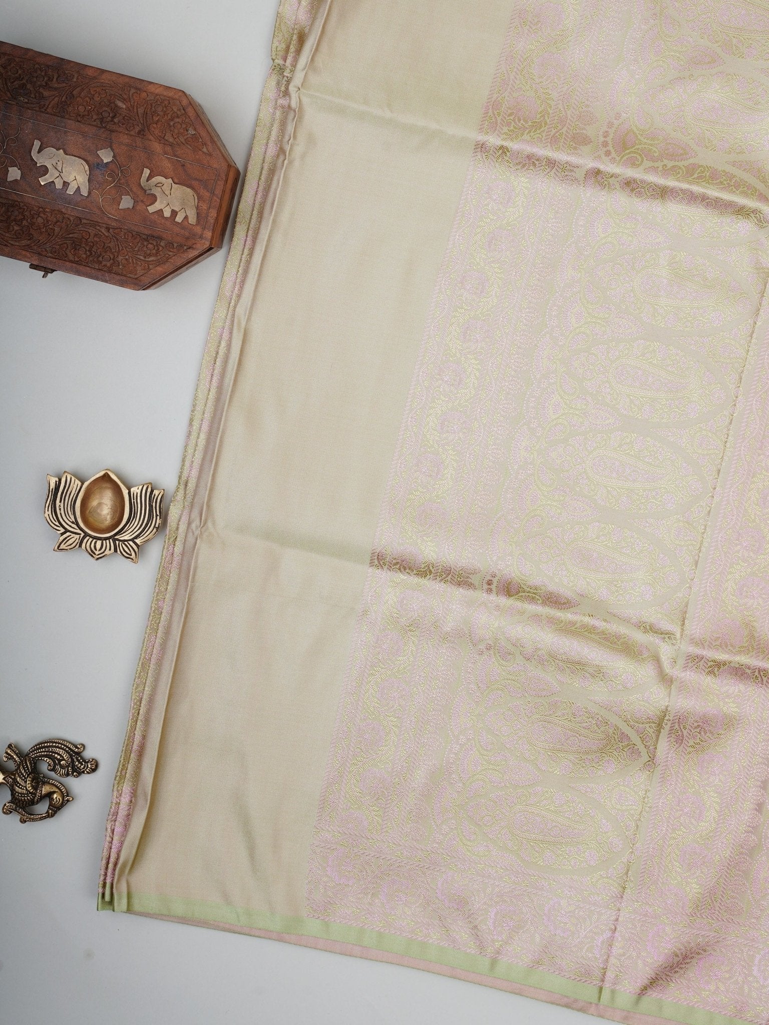 Katan Pista Green Semi Mushru - Manoranjitham Weaves - Handloom Store