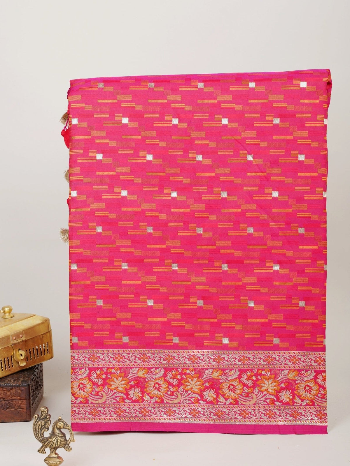 Katan Pink Semi Katan Silk Manoranjitham Weaves - Handloom Store