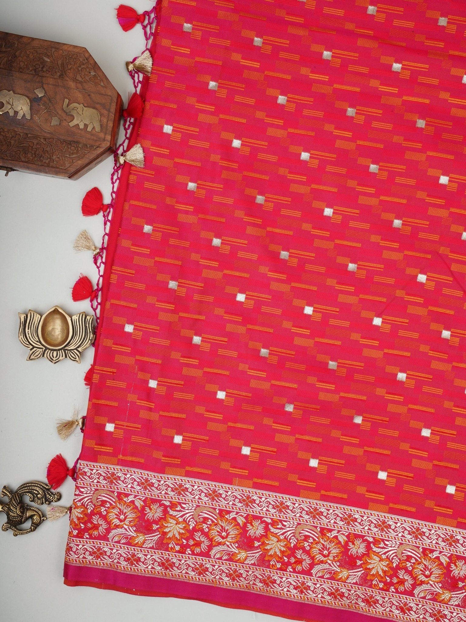 Katan Pink Semi Katan Silk Manoranjitham Weaves - Handloom Store