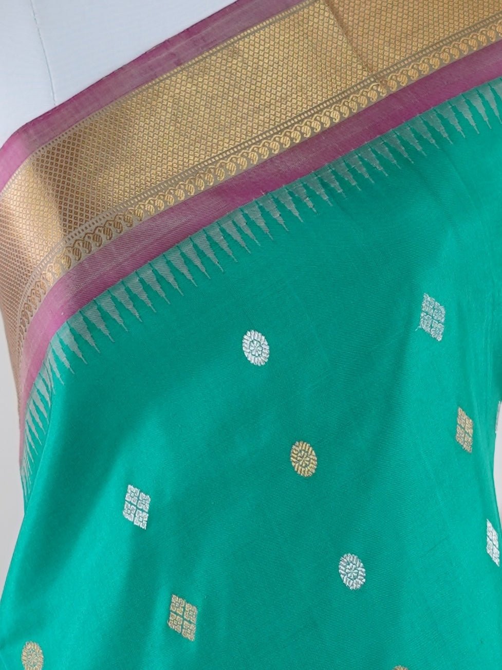Gadwal Silk Light Teal 100% Pure Silk  - Manoranjitham Weaves - Handloom Store