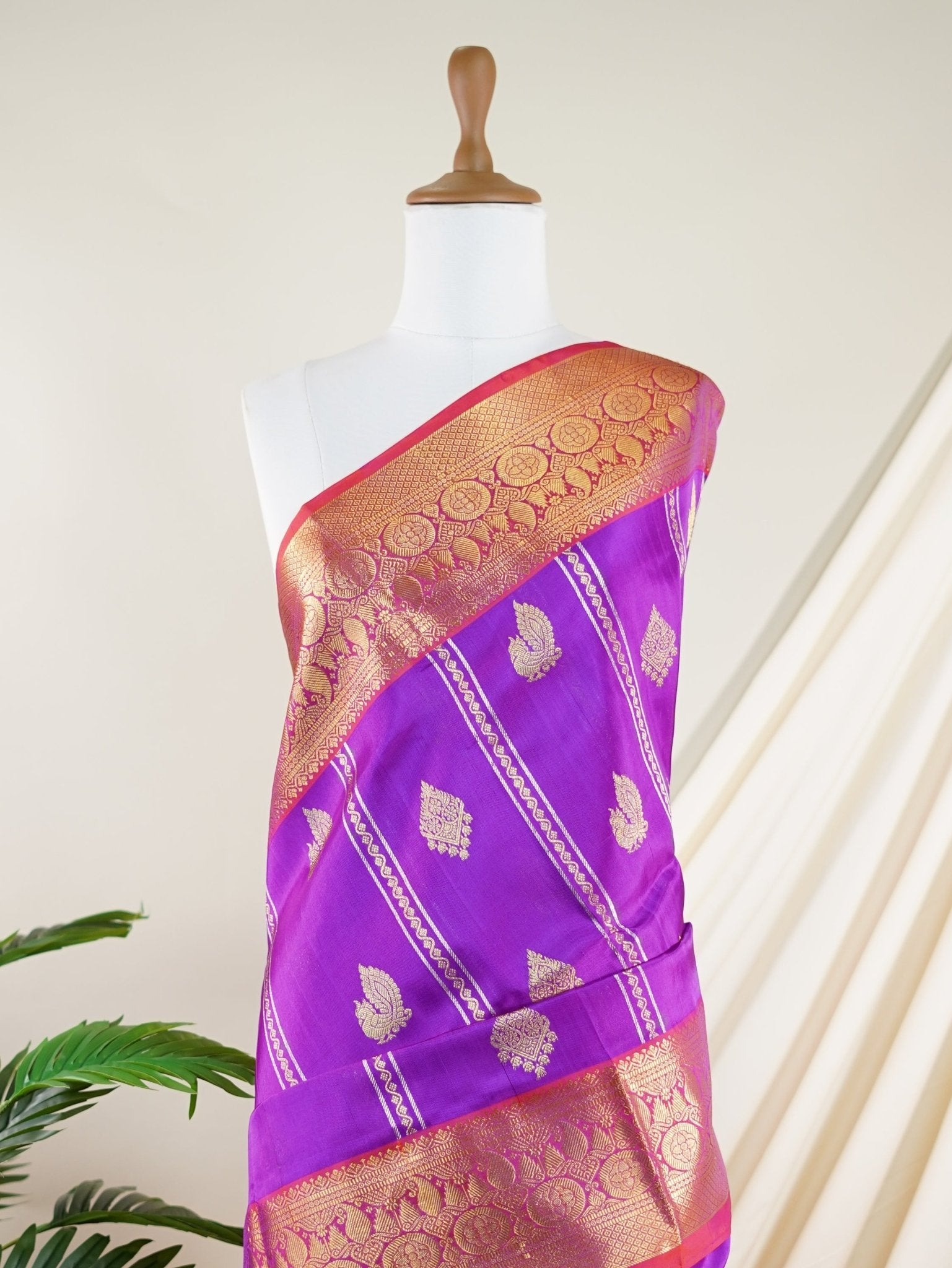 Venkatagiri Silk Purple 100% Pure Silk  - Manoranjitham Weaves - Handloom Store