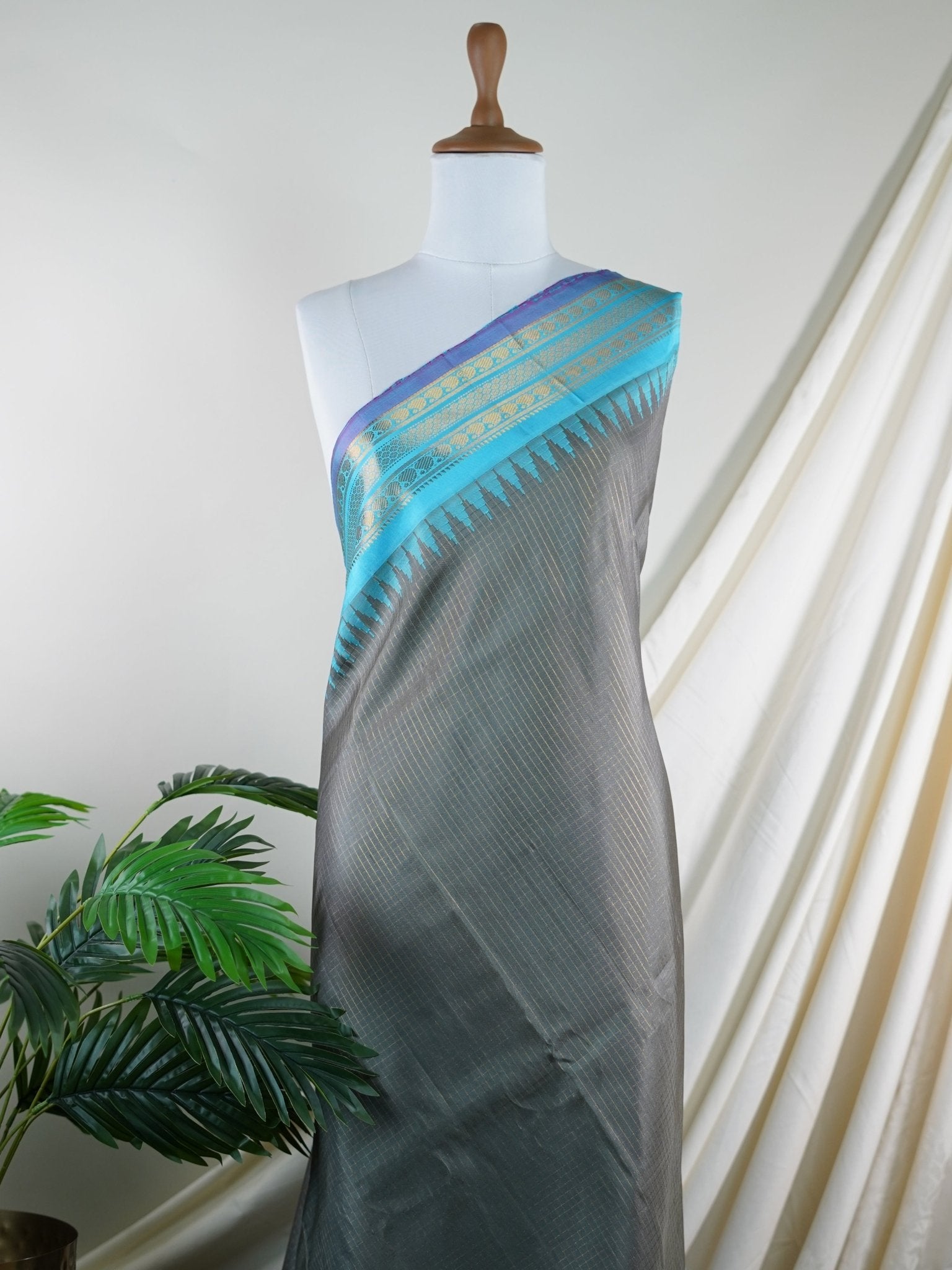 Gadwal Silk  100% Pure Silk  - Manoranjitham Weaves - Handloom Store