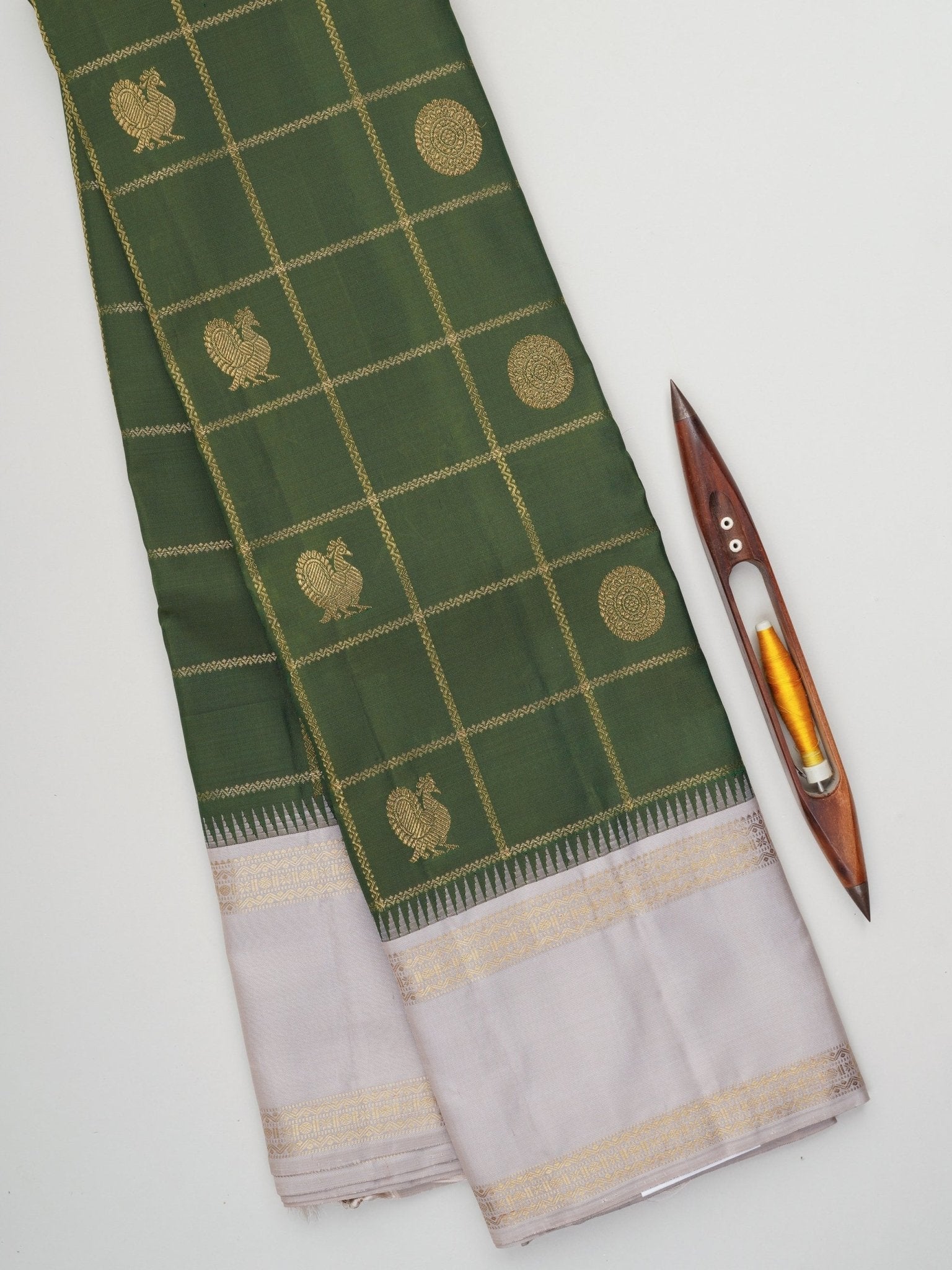 Kanchipuram Silk Green 100% Pure Silk  Manoranjitham Weaves - Handloom Store