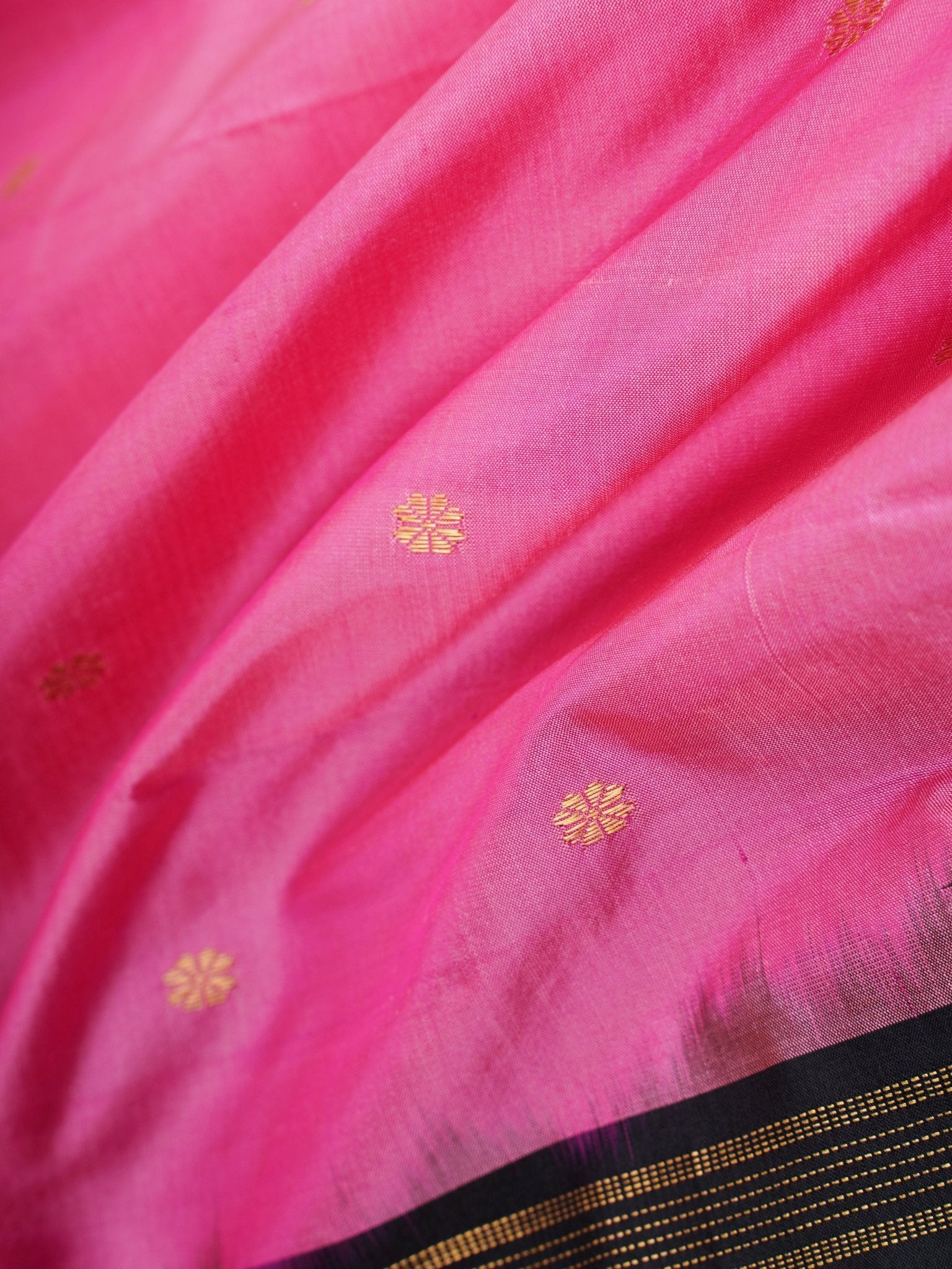 Narayanpet  100% Pure Silk  - Manoranjitham Weaves - Handloom Store