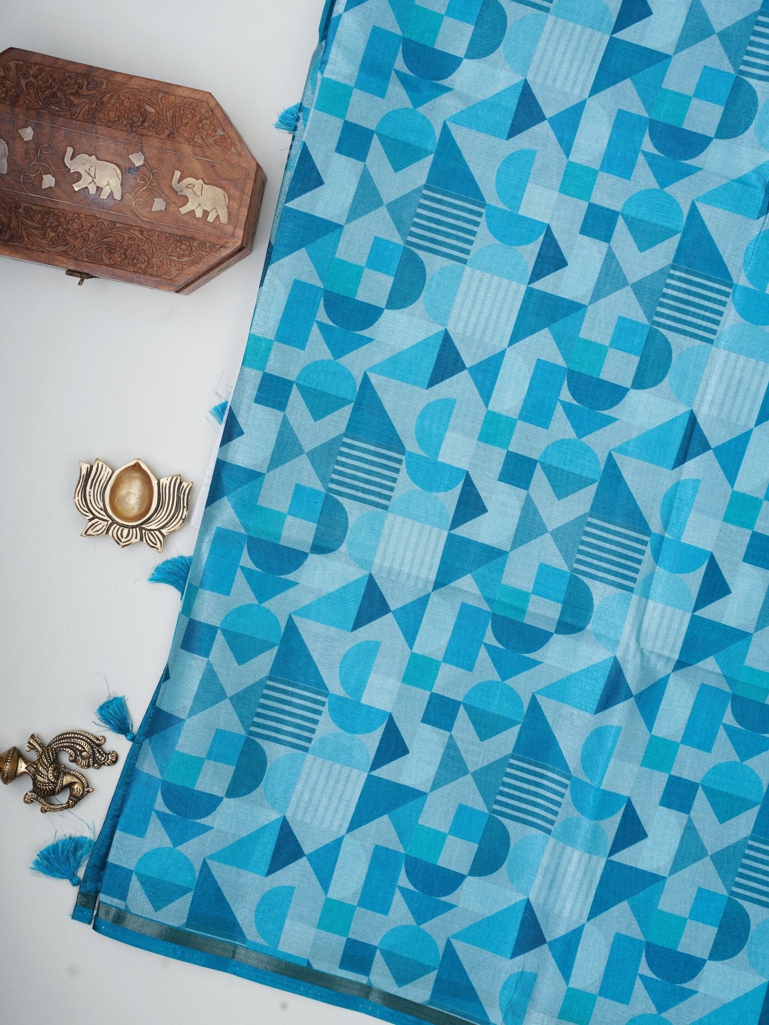Katan Cream Semi Silk Manoranjitham Weaves - Handloom Store