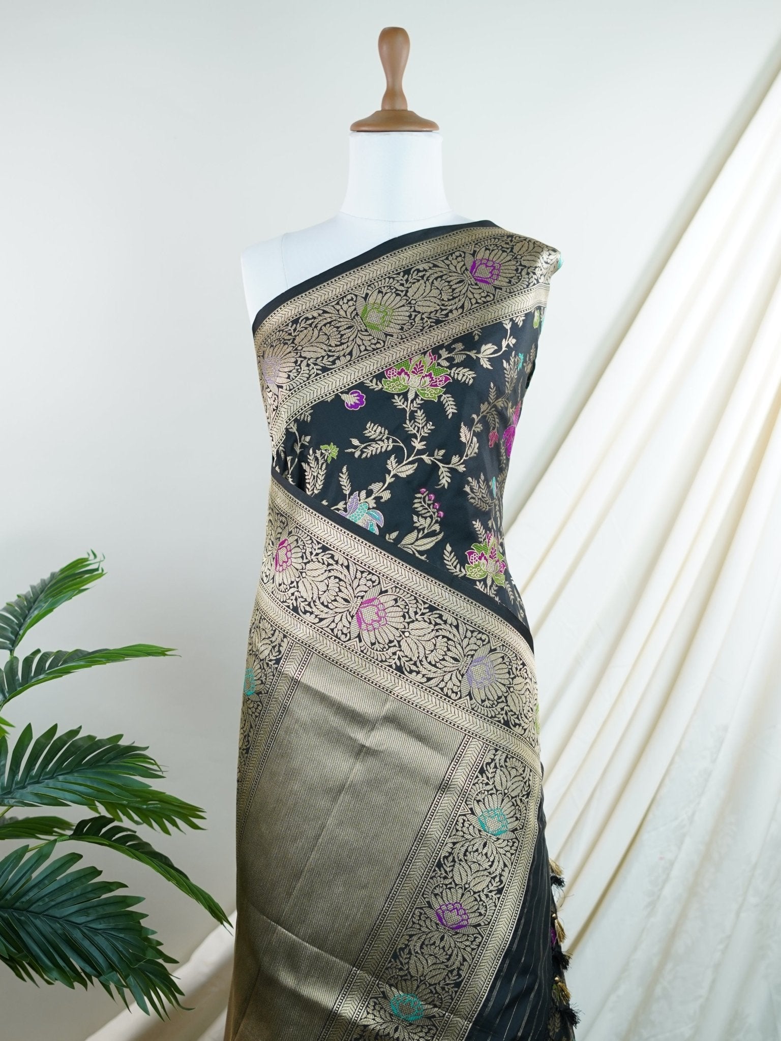 Darshini - Manoranjitham
