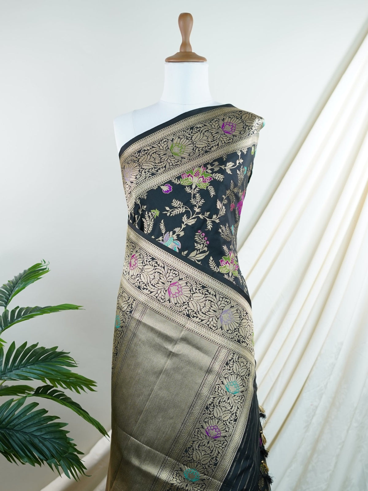 Darshini - Manoranjitham