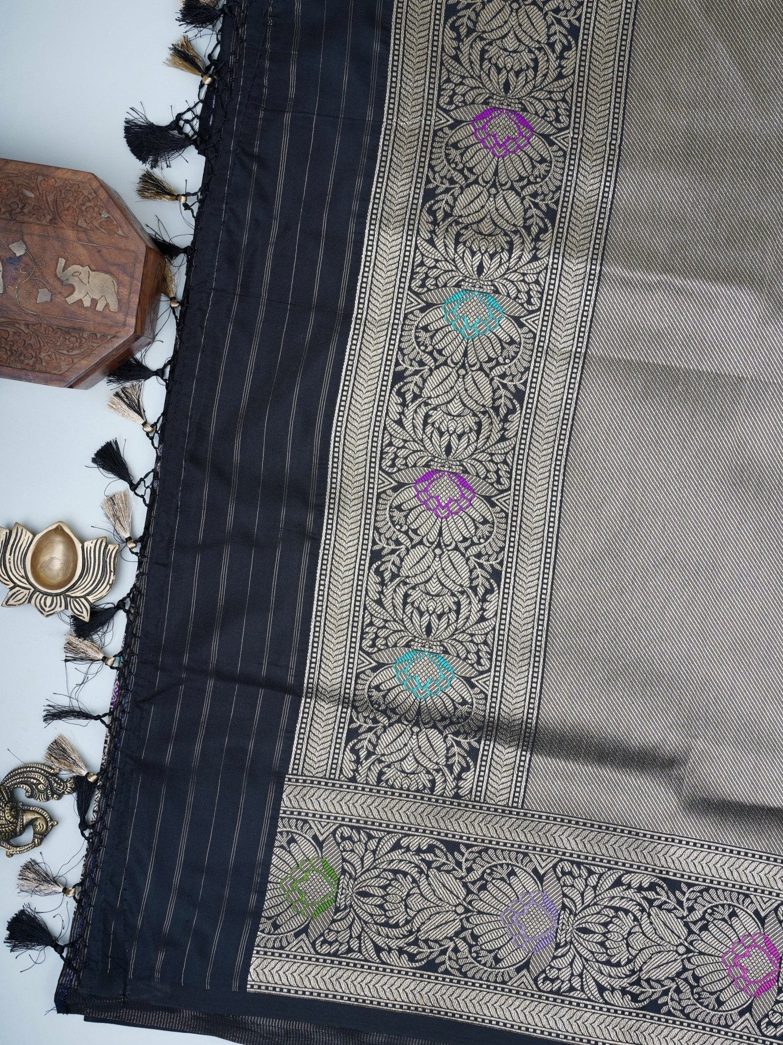 Katan Black Katan Semi Silk Manoranjitham Weaves - Handloom Store