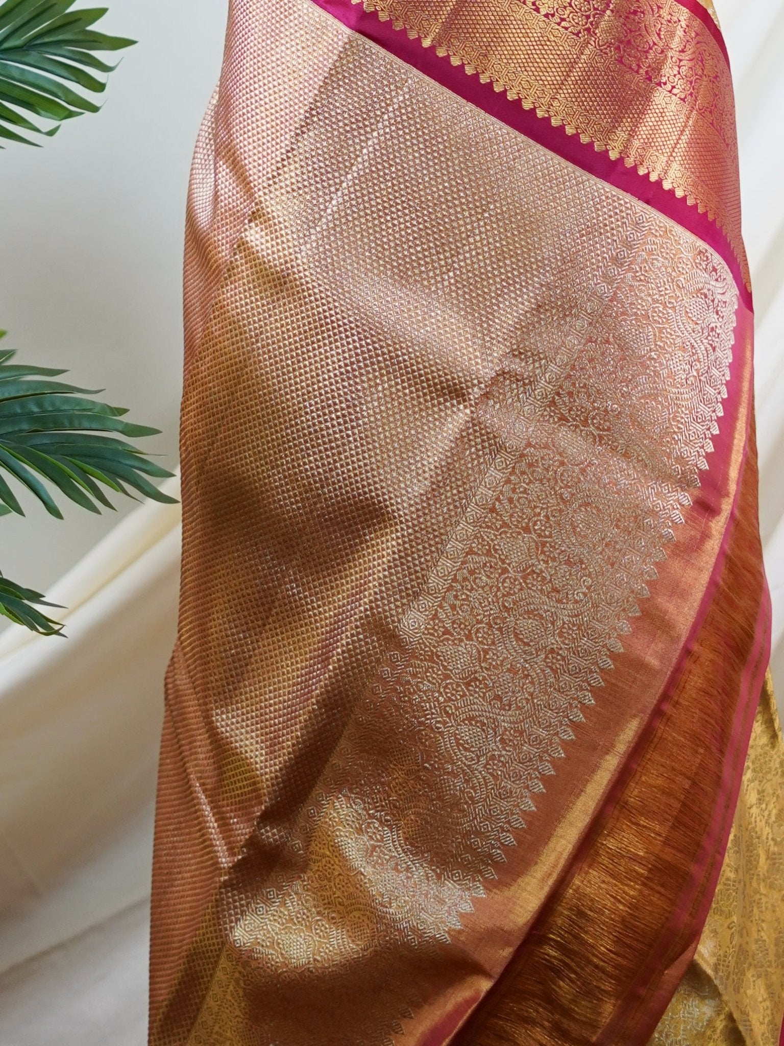 Kanchipuram Silk Gold  100% Pure Silk  - Manoranjitham Weaves - Handloom Store