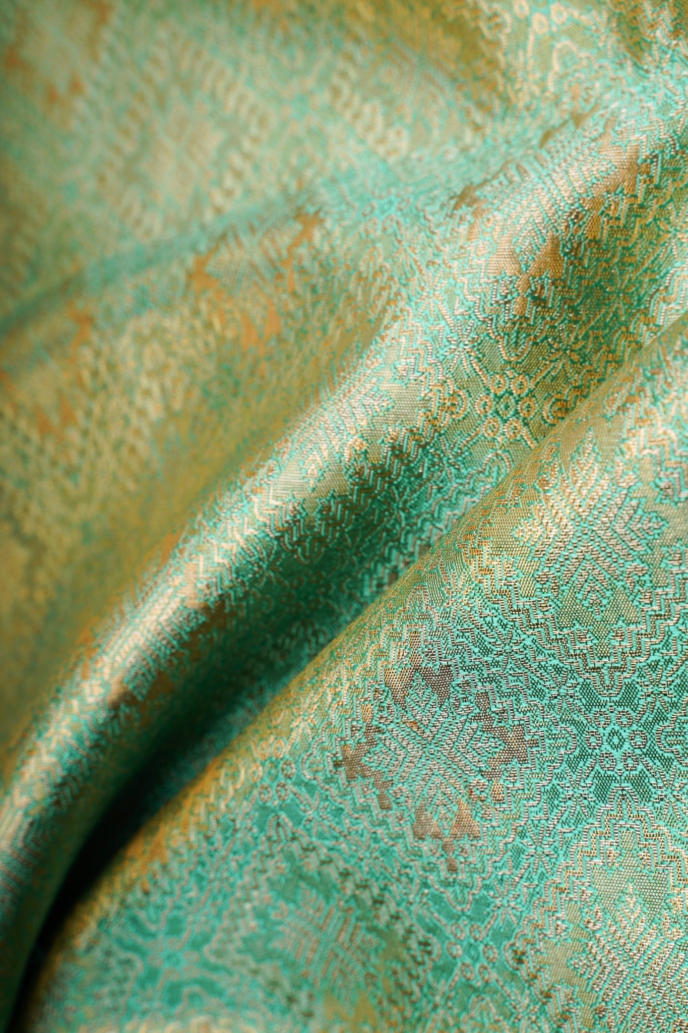 Kanchipuram Silk Green 100% Pure Silk  Manoranjitham Weaves - Handloom Store