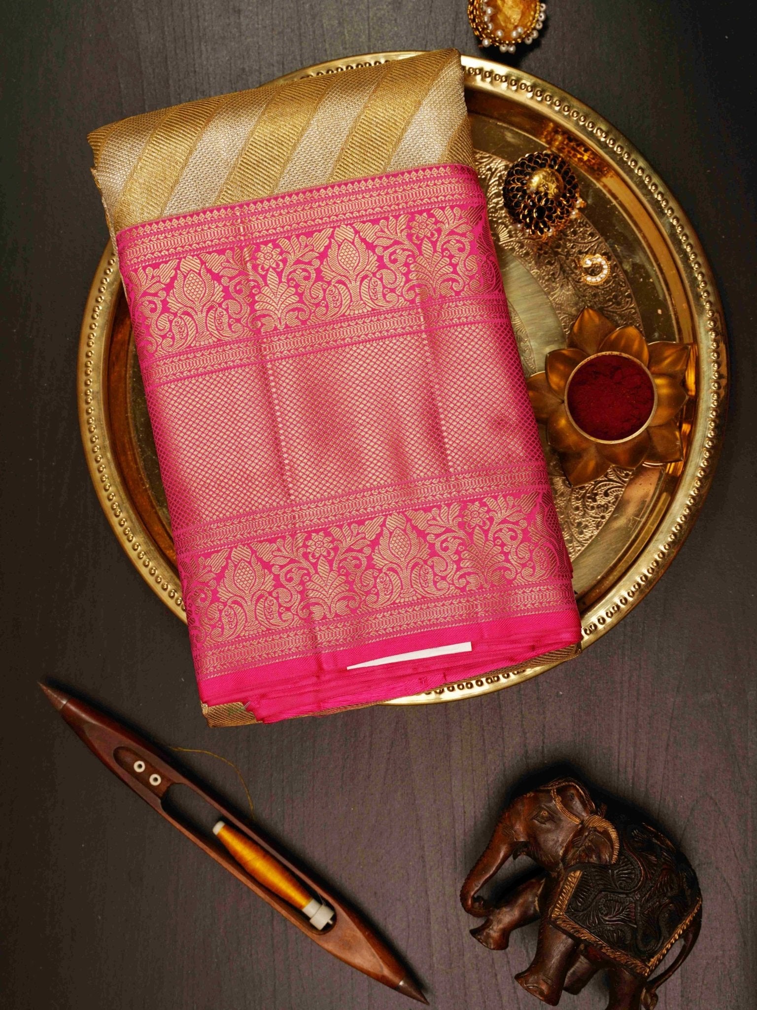 Kanchipuram Silk Gold And Silver tissu 100% Pure Silk  Manoranjitham Weaves - Handloom Store