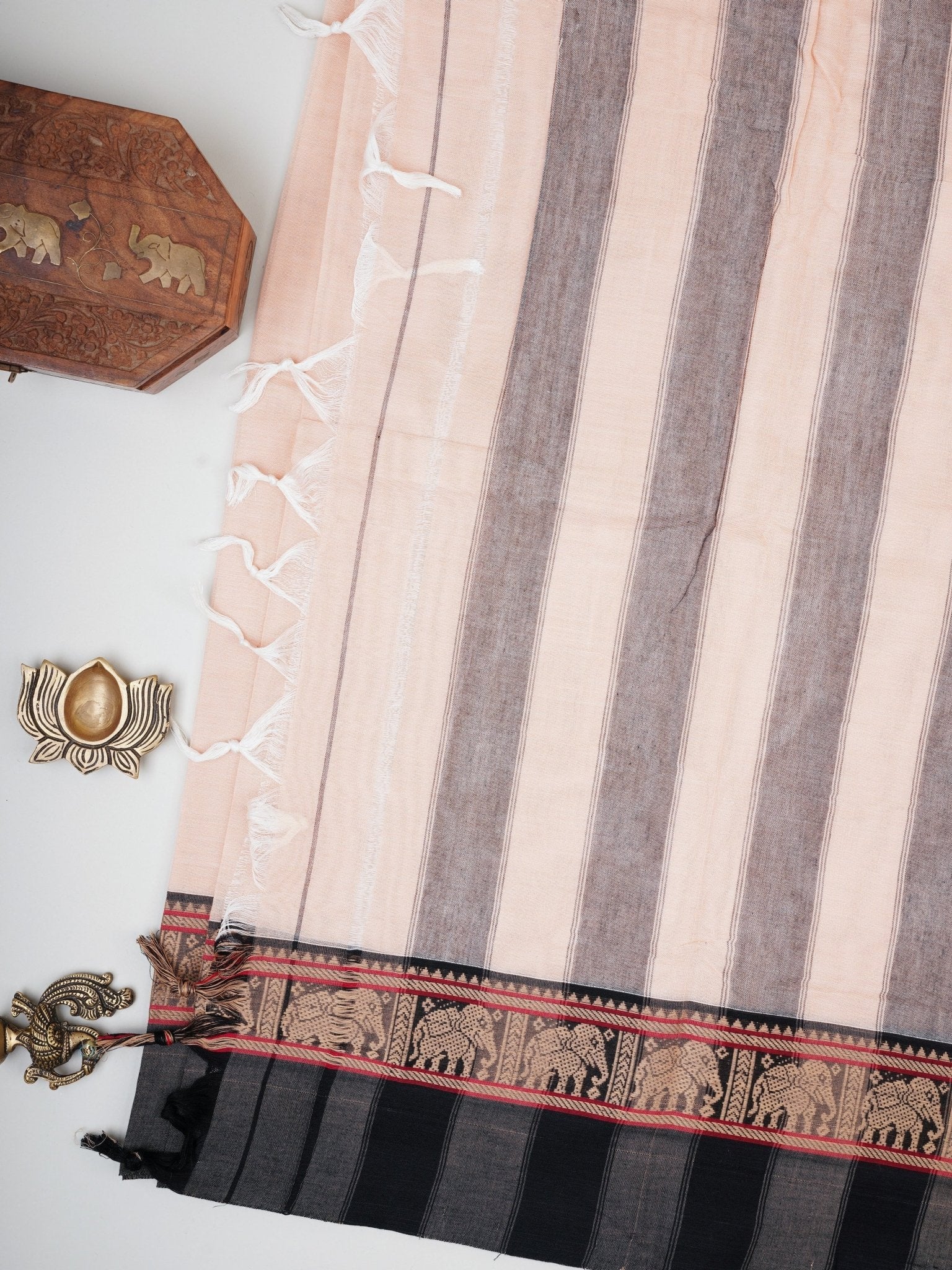Narayanpet  100% Handspun Cotton - Manoranjitham Weaves - Handloom Store