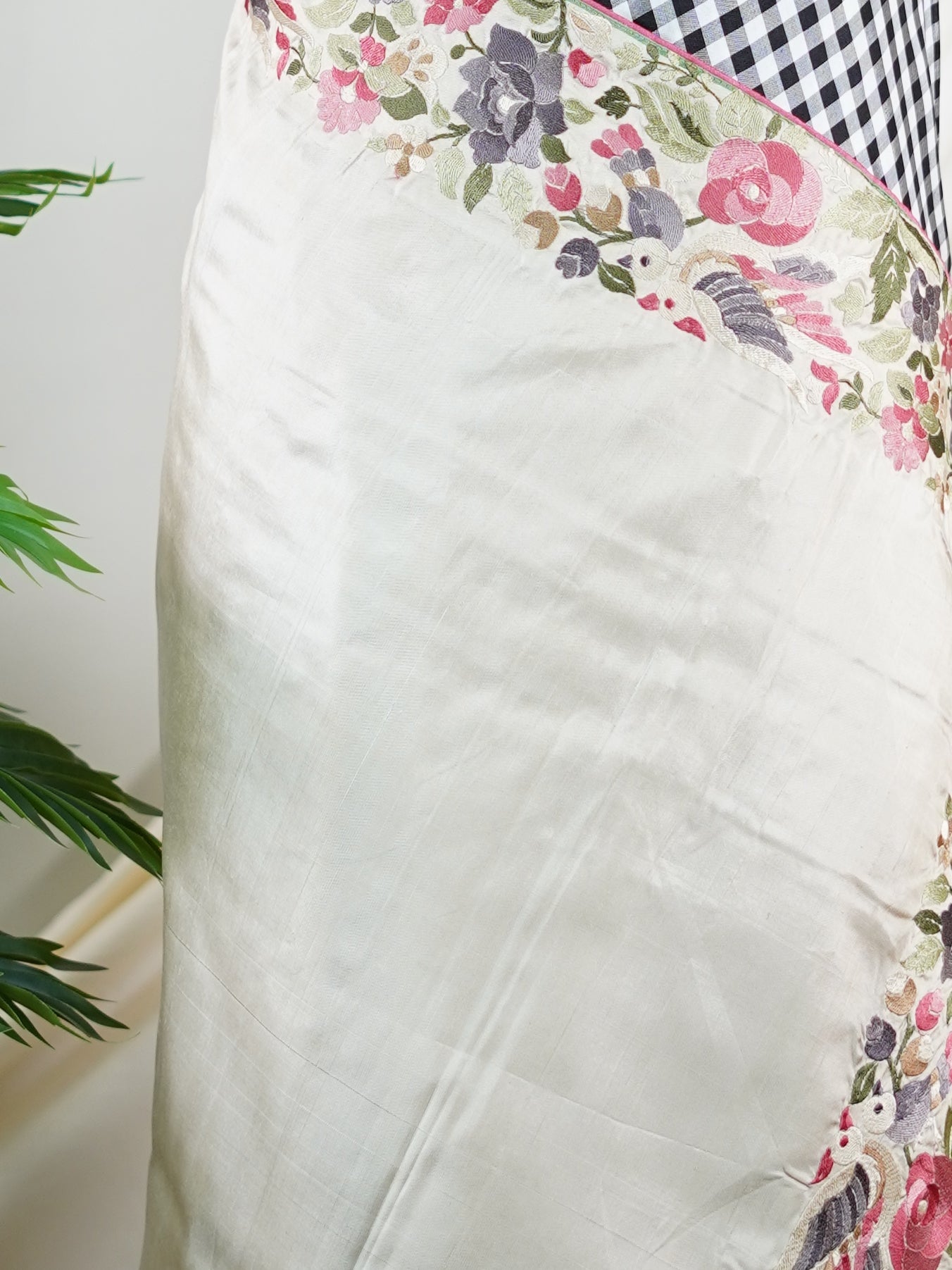 Gadwal Silk White and Black 100% Pure Silk  - Manoranjitham Weaves - Handloom Store